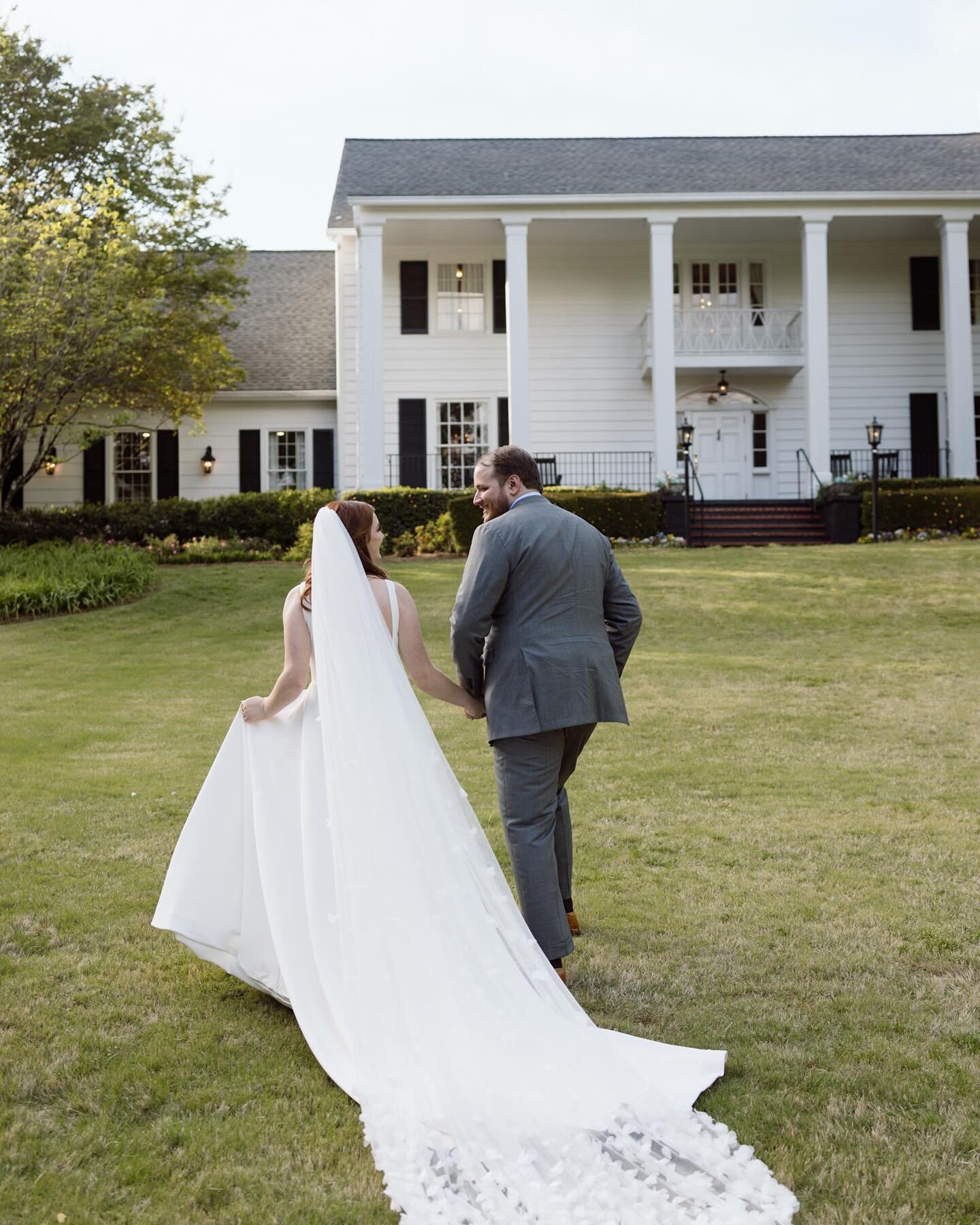 Turning our backs on winter and walking happily into spring! Anyone else ready for these temps to stay in the 70s?!

If you&rsquo;re ready to say &ldquo;I do,&rdquo; we have the perfect place to make all your dreams come true! Click the link in our p