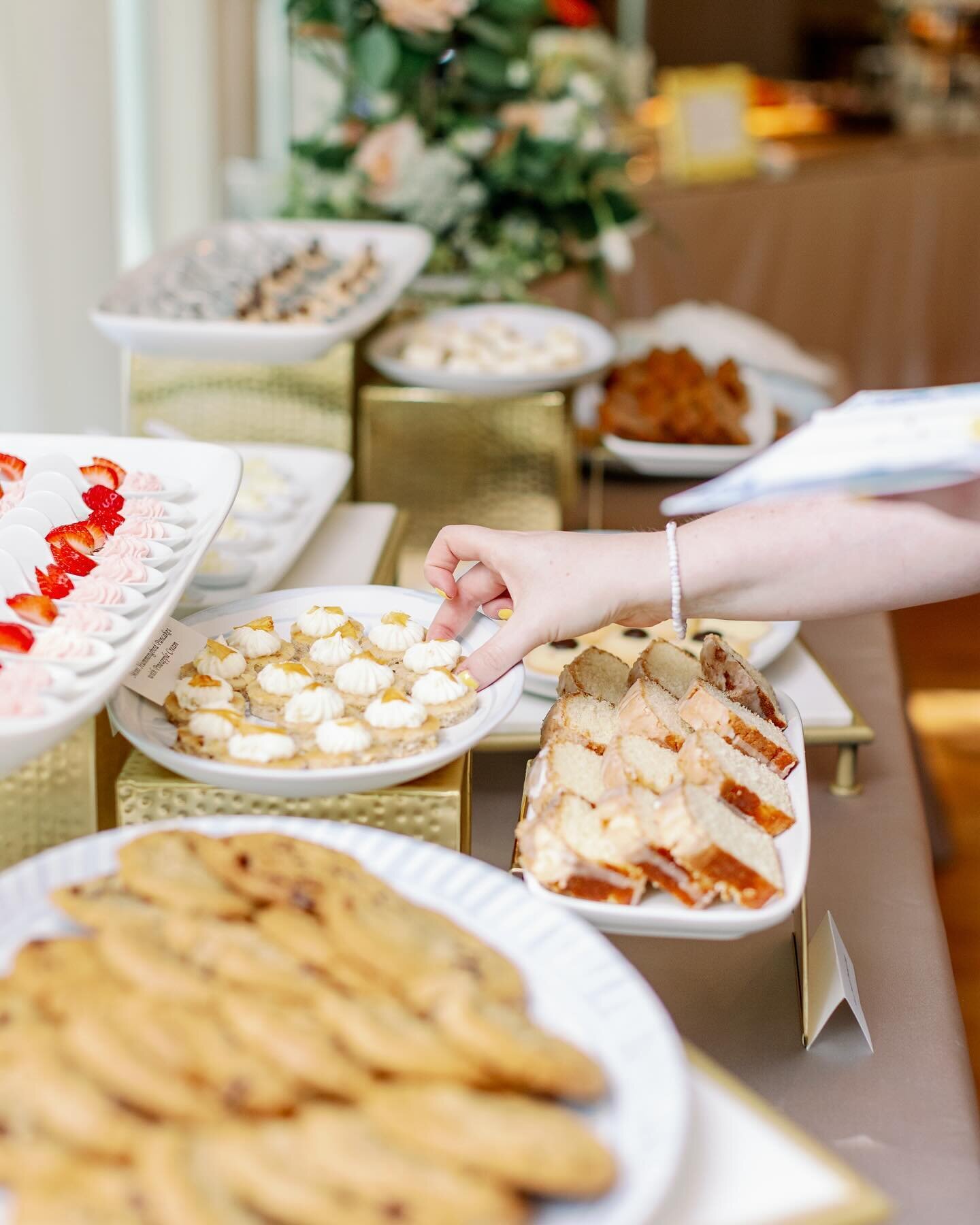 Saturdays are for sweets! 
Make your event sweeter with A Divine Event, where the dessert possibilities are endless. Excellent for corporate and social events, or as an add-on for weddings, our popular &ldquo;Spoonful of Sugar&rdquo; station includes