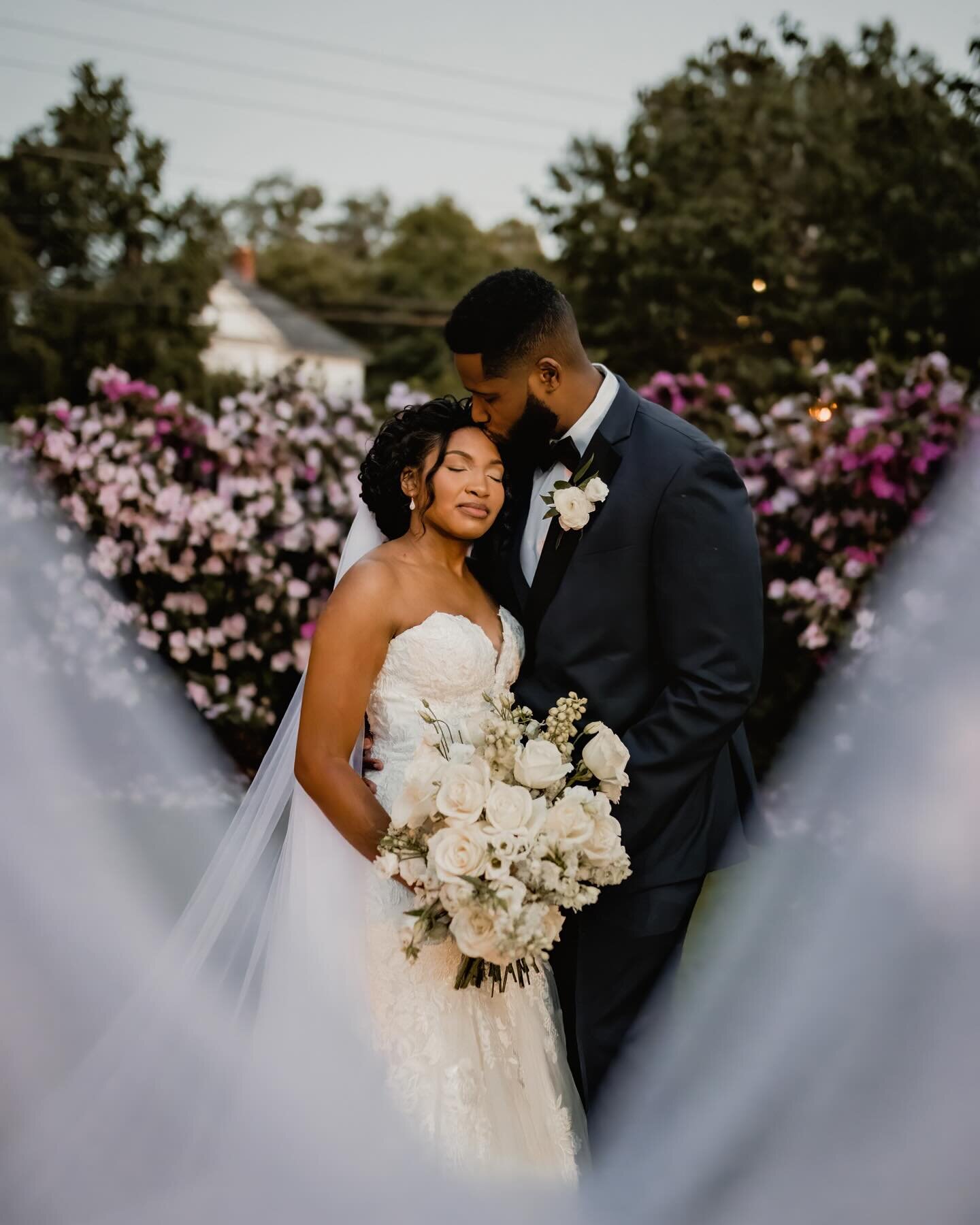 Love blooms in every corner at Primrose Cottage! 🌸 Celebrate your special day surrounded by the vibrant beauty of Roswell, GA, and the timeless elegance of our all-inclusive venue. Spring weddings are simply magical here! 

Photo: @andreslopezfilms
