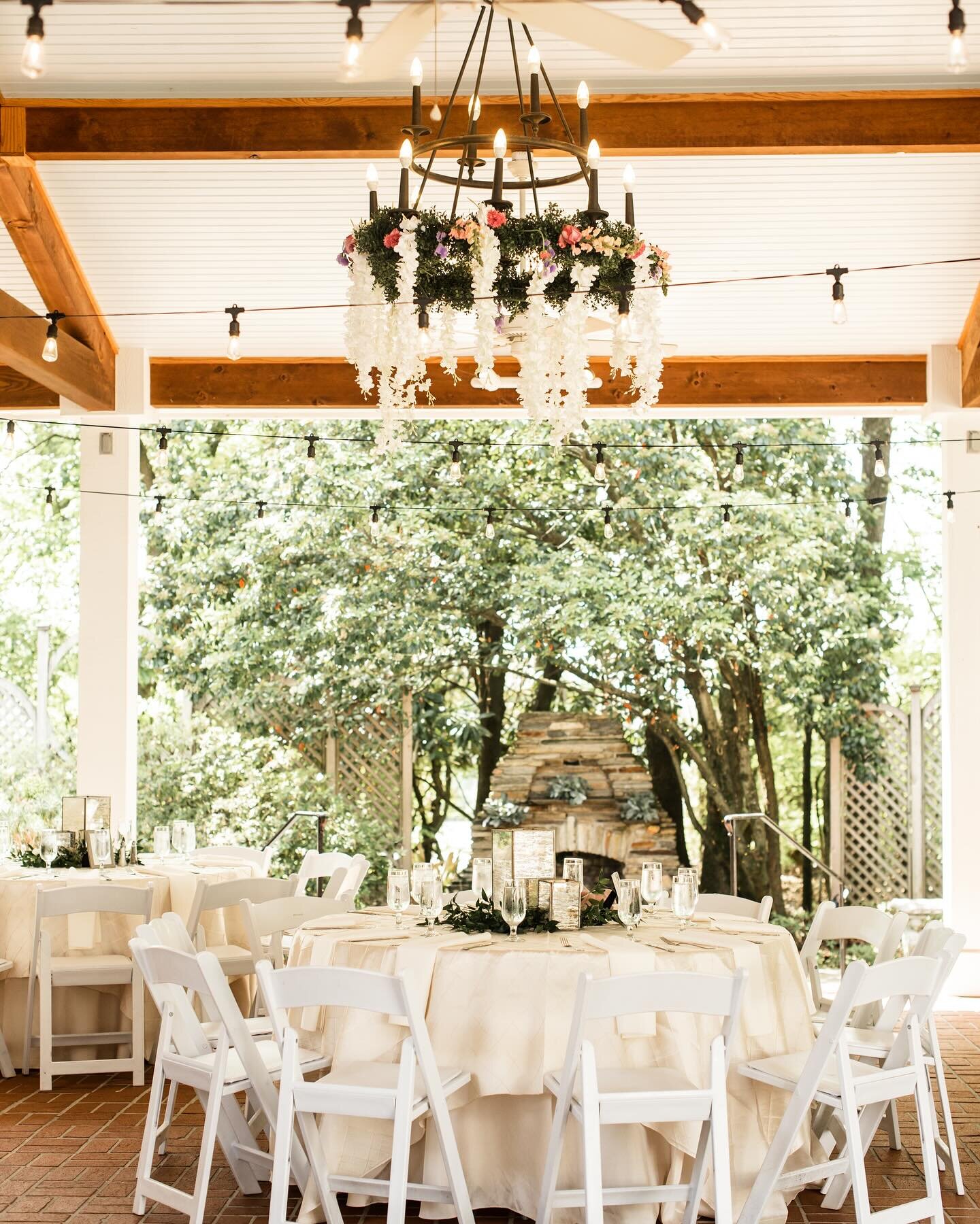 Spring weddings at Flint Hill are simply stunning. A reception set under the pavilion is magical during these perfect months 🌸

Photo:@theblumes
Venue: @flinthillweddings
Floral + Decor: @adedesignstudio
Catering + Service: @a_divine_event

#flinthi