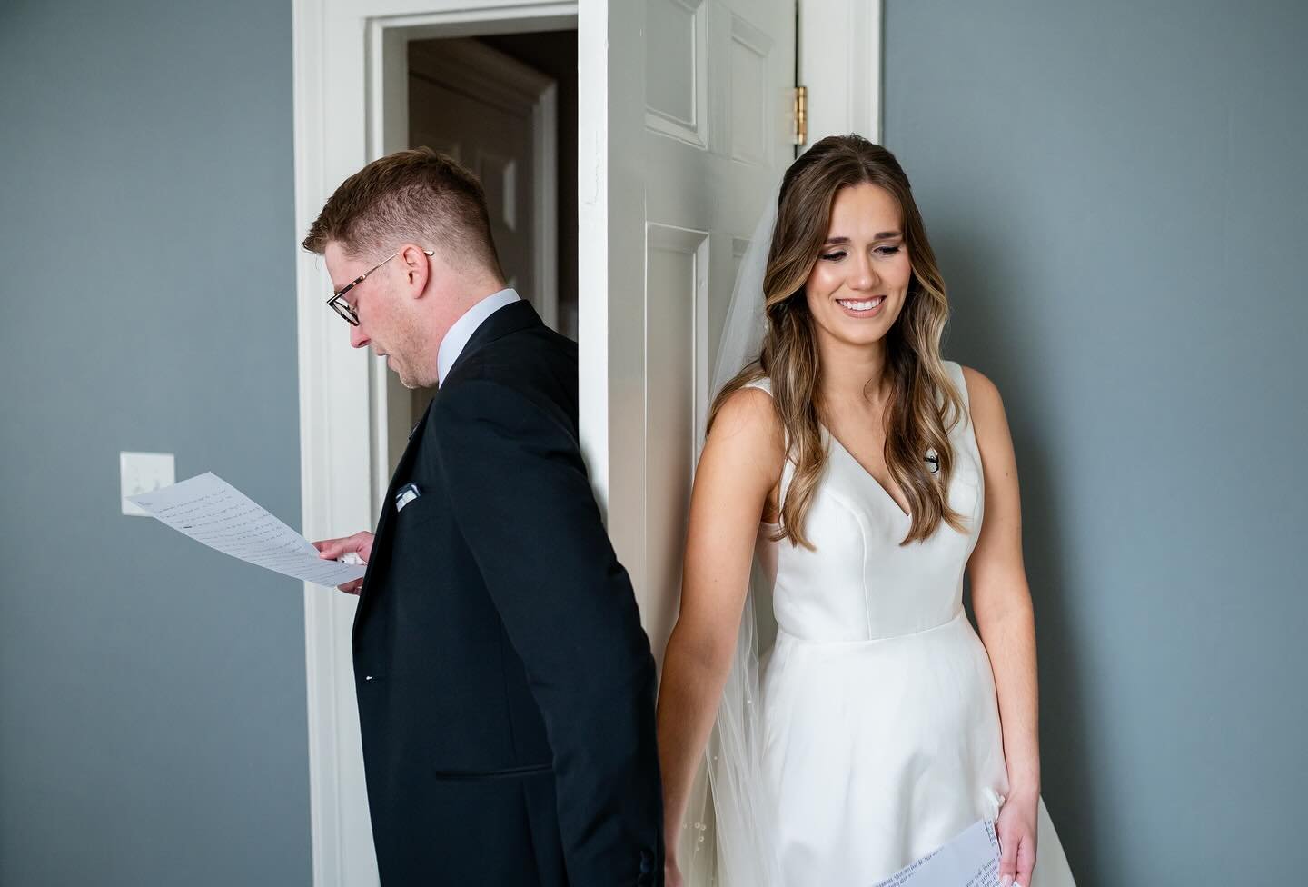 The sweetest moment. A first touch and private vows-so intimate and special, a lovely way to start your happily ever after. 
Our team of seasoned event professionals have seen all the trends and know which ones are the best do&rsquo;s and don&rsquo;t