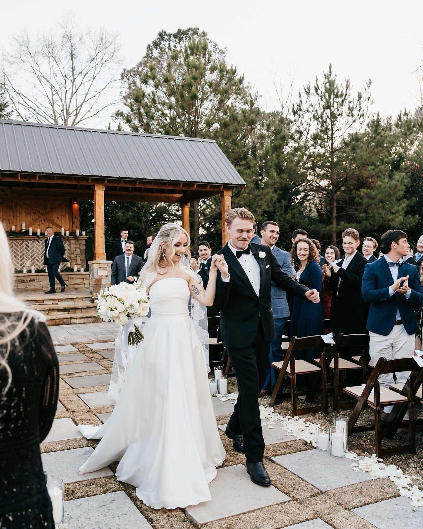 The actual best feeling in the world.
Come say &rdquo;I do!&rdquo; at Vinewood Stables, where making all of your dreams come true is our favorite thing to do! Link in bio to schedule a tour.

Photo: @allisonrussoalesi.photo
Venue: @vinewoodevents
Ven