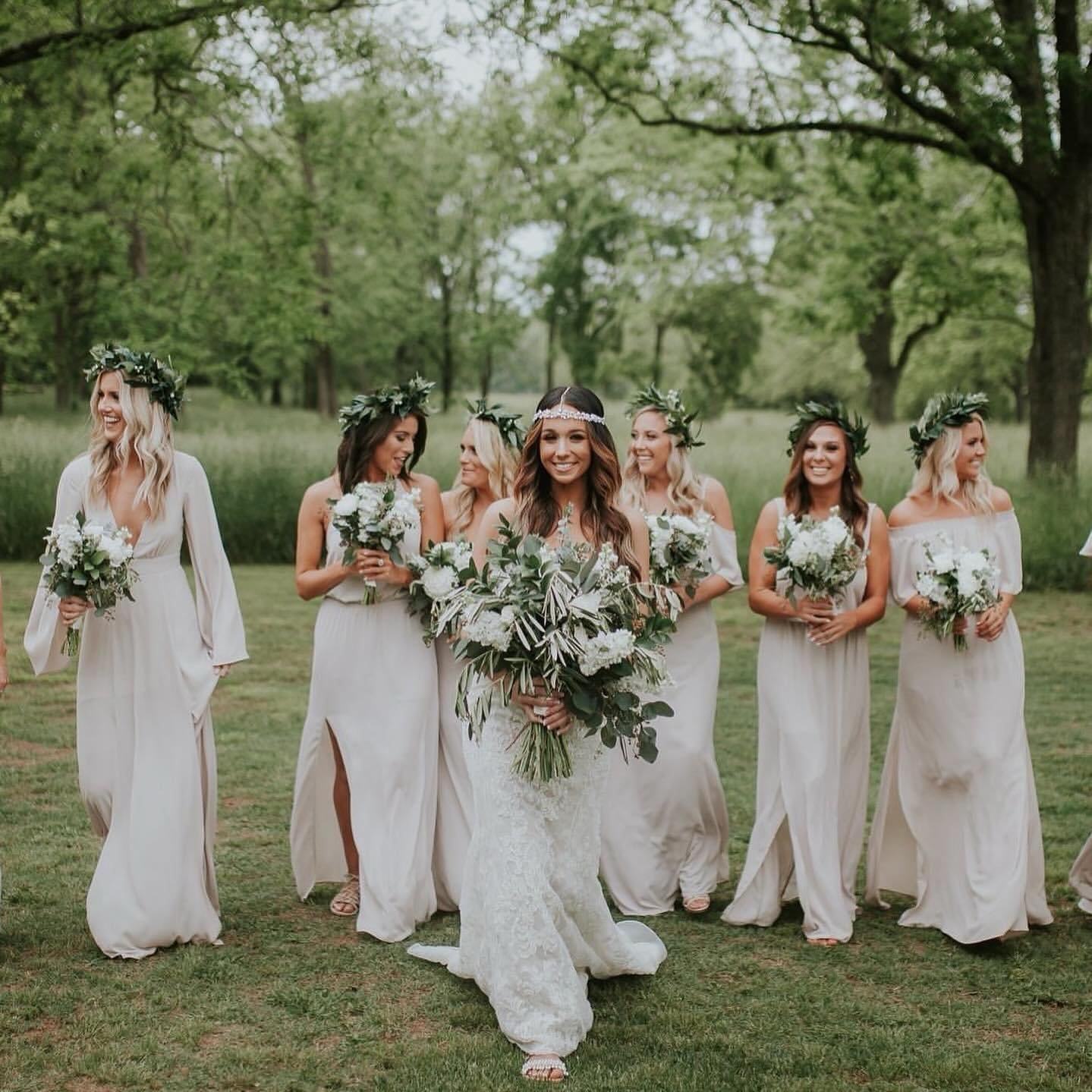 Sundays are for the girls and summer is for weddings! Click the link in our profile to schedule your tour and snag one of our remaining summer dates!

Photo: @@ataylorpowell_
Venue: @cloverleaffarm
Floral + Decor: @adedesignstudio
Catering + Service: