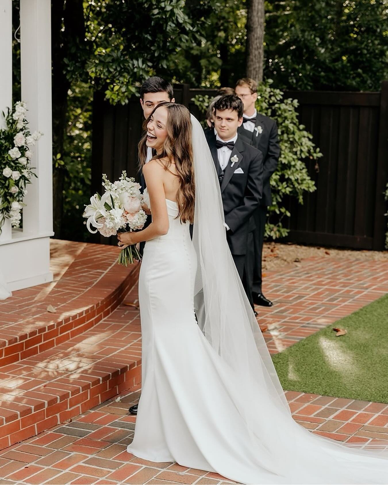 This is how happy we are on the Monday of a holiday week! Are you excited for Thanksgiving too? 

Book your dream wedding venue with our inclusive services for stress-free event planning! Let&rsquo;s start planning today- link in bio to schedule a to
