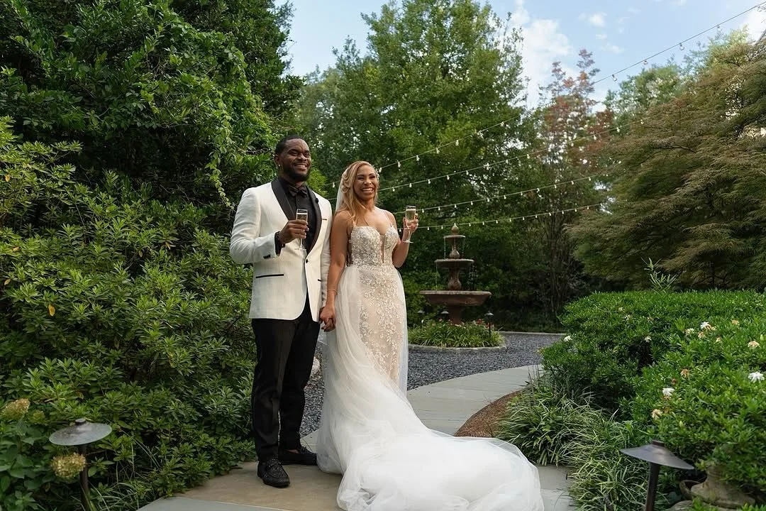 The Atrium setting the scene for a weekend worth toasting to 🥂
A picture-perfect moment from one of our favorite real weddings. If you’re dreaming of an unforgettable garden wedding venue for your big day, Fridays here are made for toasting to