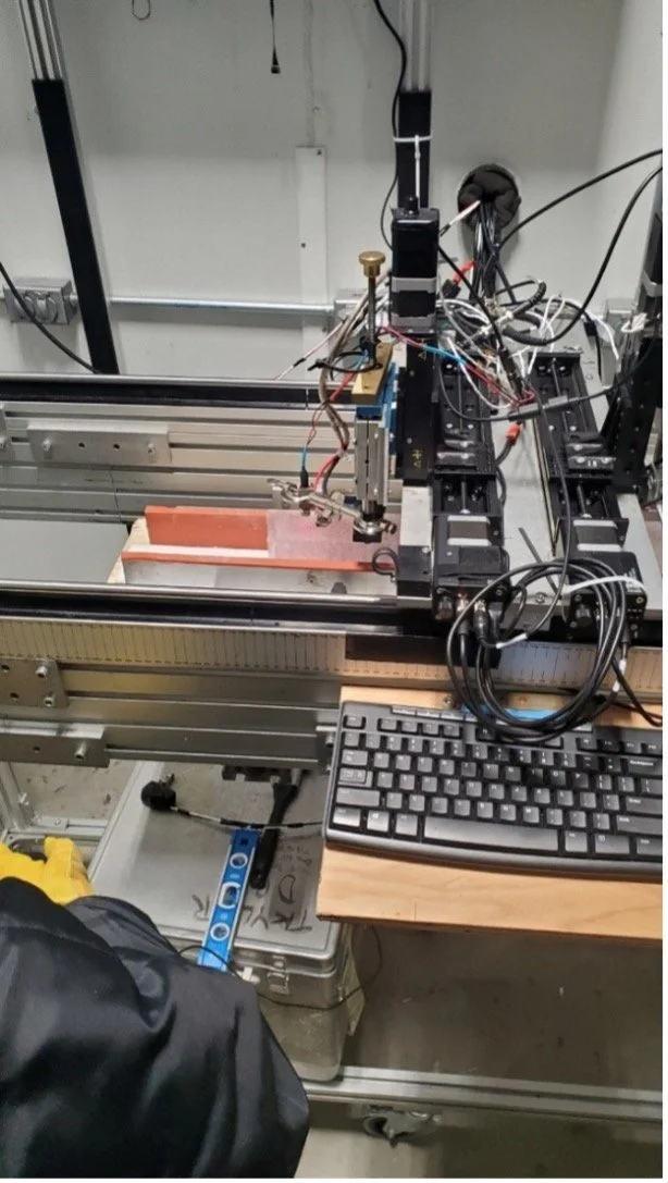  ECM Step 3: Making sure the ice core is secured between the orange holders under the ECM instrument. Also, guide the electrodes with a game controller. 