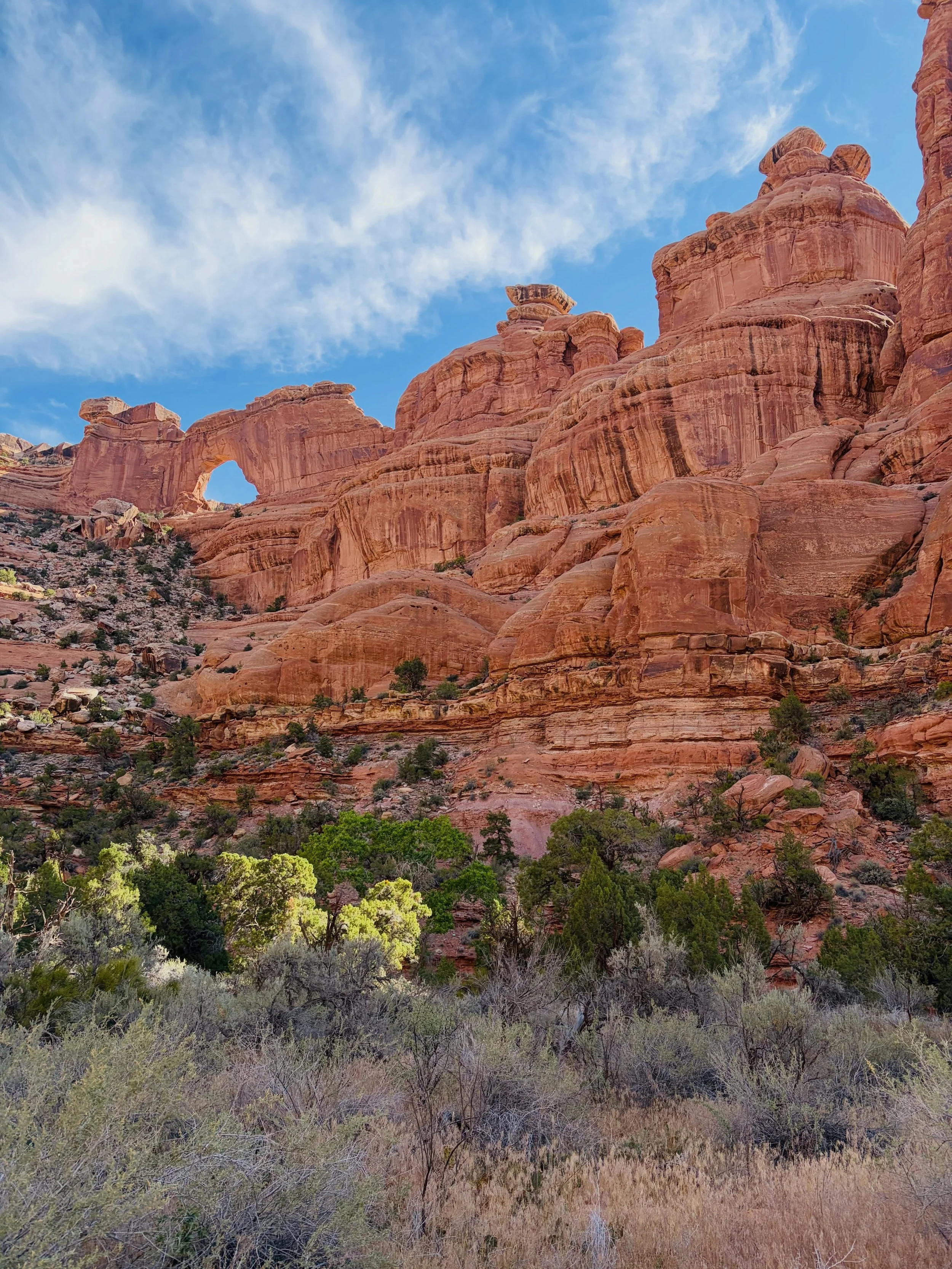 Backpacking is one of my favorite things to do so it was very exciting when @laurhealeyy asked me to take her on her first backpacking trip. Utah canyons are some of the prettiest places I&rsquo;ve been so it seemed like a great place to take her to 