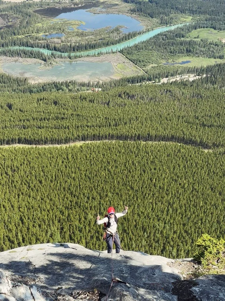 Did we have more fun climbing or dancing? Who had the better moves?! Vote in the comments 💃🕺🪩

#climbing #dancing #multipitch #banff #banffnationalpark