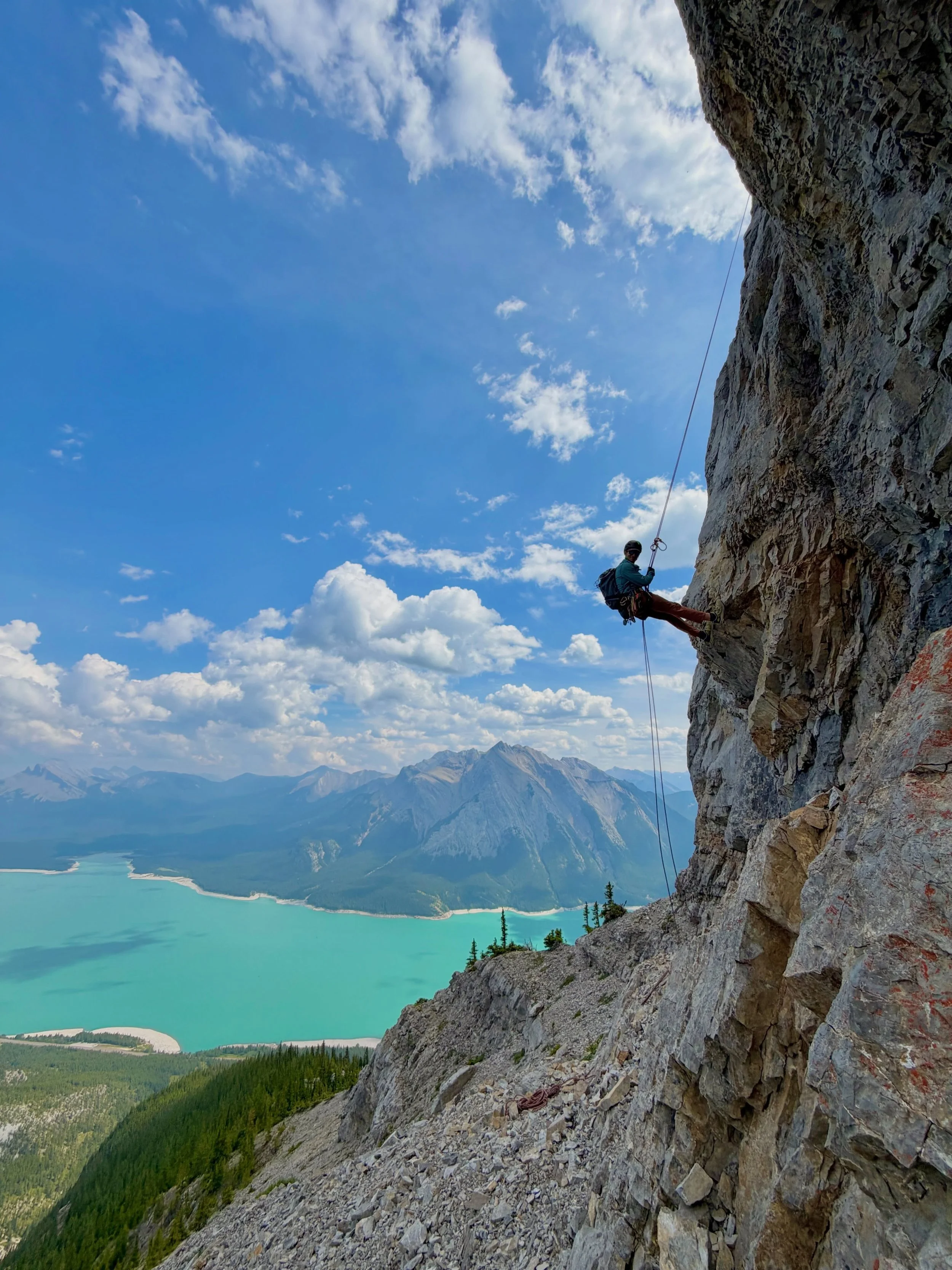 Type 2 fun kinda day, but at least we got some cool pictures 📸😎

#climbing #multipitch #canada #type2fun #rappelling