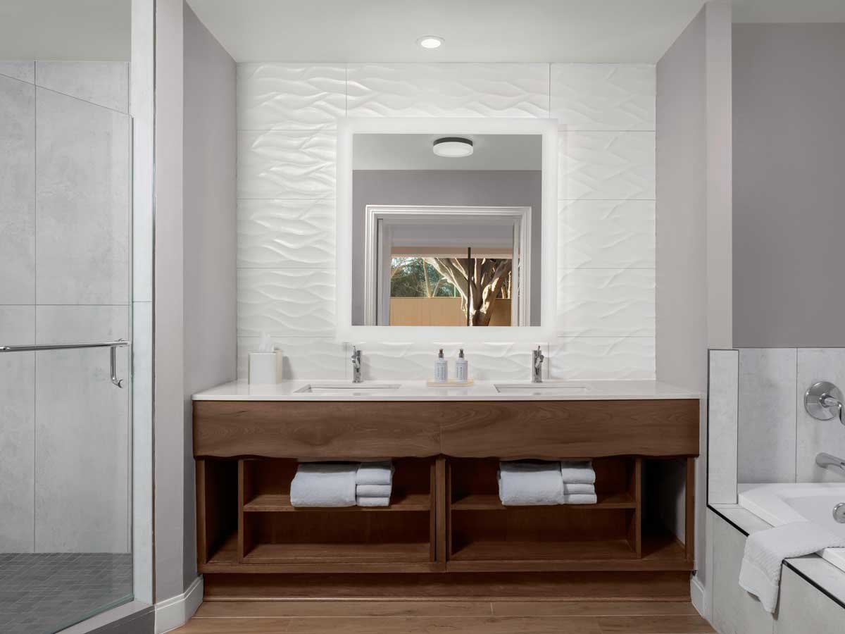 guestroom-Room_500_04-horz.jpg
