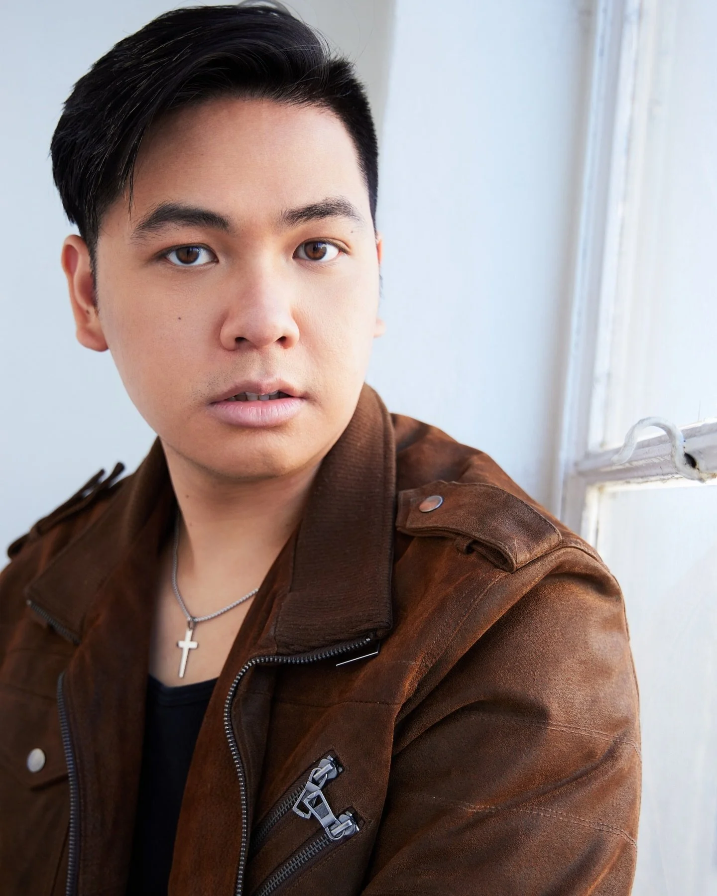 Who me? 😘🖤
#actor #vietnameseamerican #queer #Igbtq #basssinger #oncamera #voiceover #mocap #videogame #animation #commercial #film #tv 
📸: @chrisjonphotography