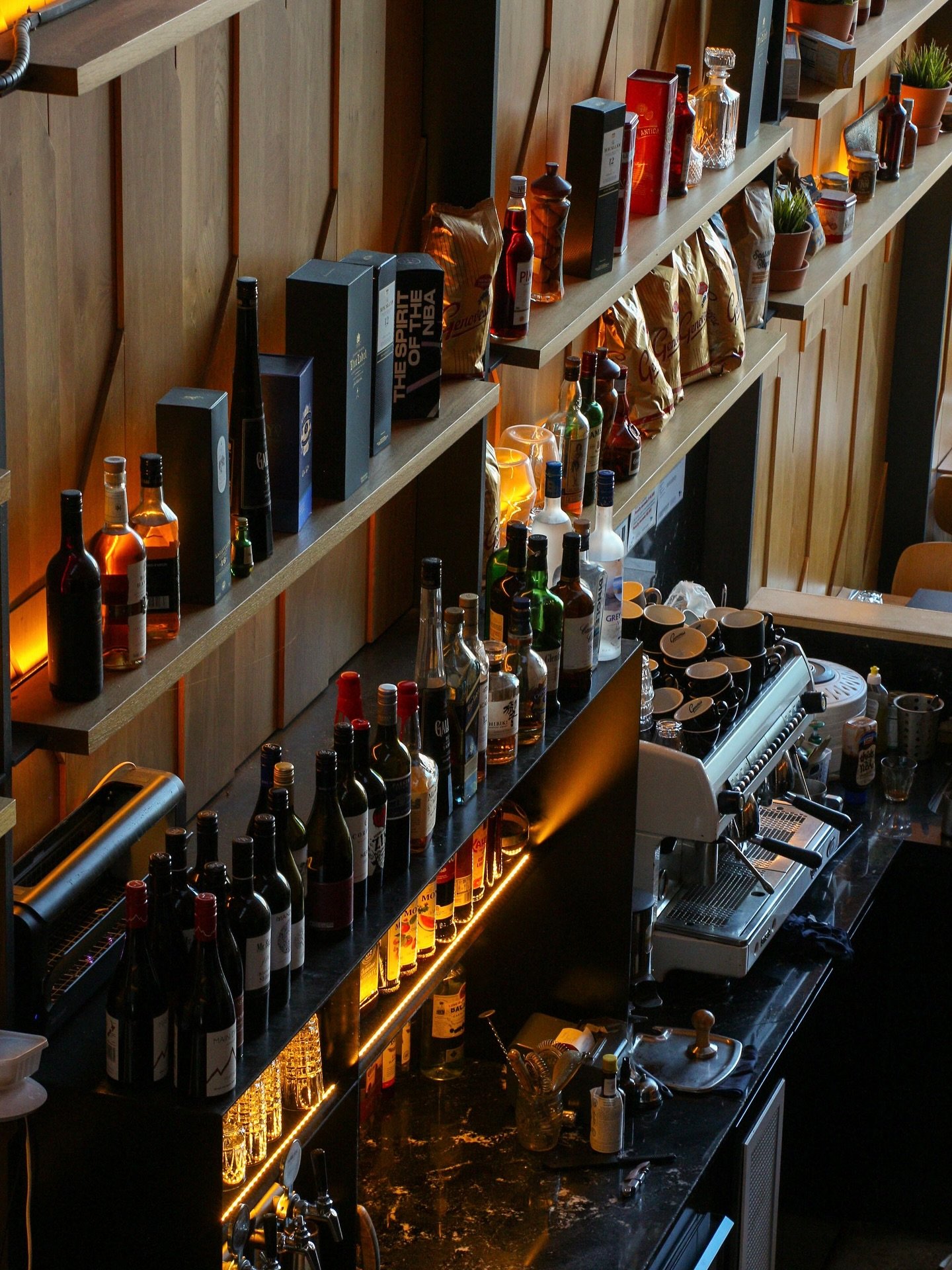 Photography and Social media for @piccolinomountwaverley 

Piccolino is a contemporary Italian restaurant in Mount Waverley, seeking a social presence to match its dining experience.

A blend of authentic, interview-style videos and behind-the-scenes