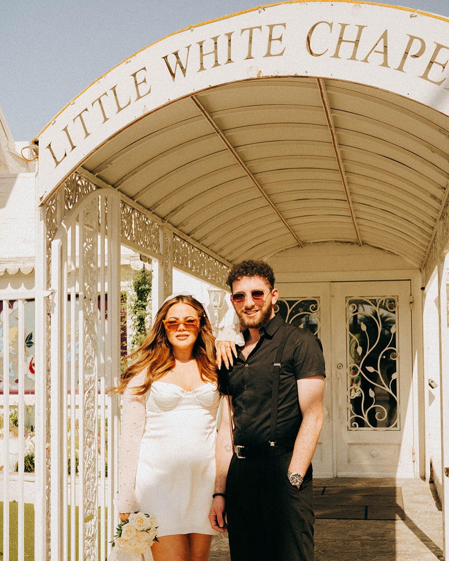 A little calm before the extreme heat here in Vegas 🥵

#elopement #elopementphotographer #wedding #weddingphotographer #destinationwedding #destinationweddingphotographer #fyp #fypシ #portrait #lasvegas #chapel #documentaryphotography