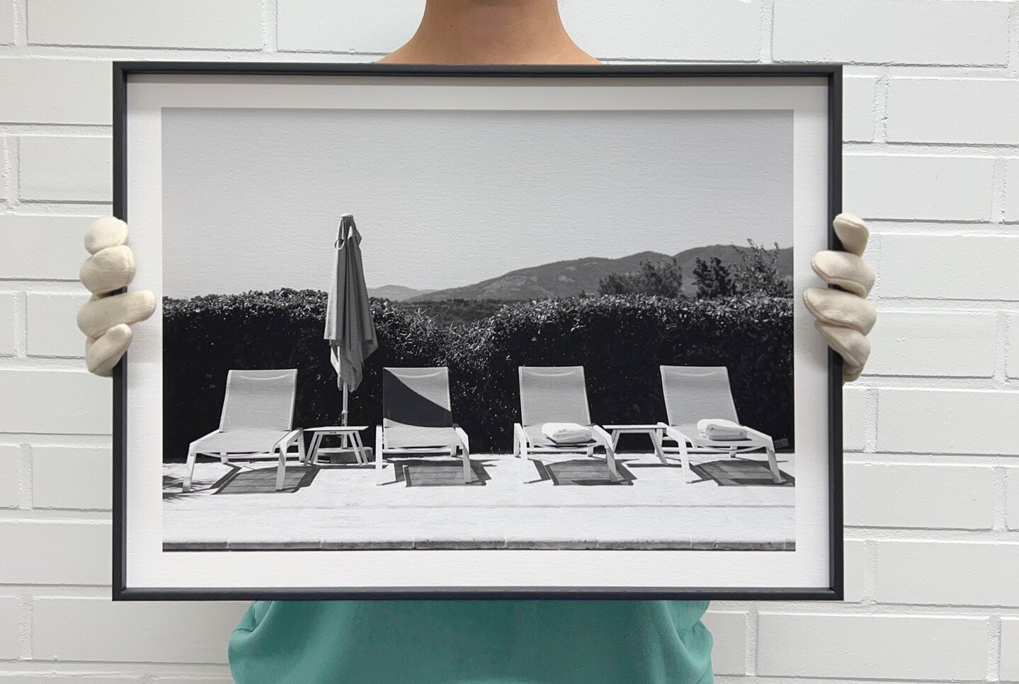Eveliina Mustonen / @eveliinamustonen⁠
⁠
Hahnem&uuml;hle Fineart Print with Black aluwood frames.⁠
⁠
⁠
#dialab #dialabfineart #fineart #gicleeprint #artprint  #archivalprint #valokuvan&auml;yttely #valokuvaus ⁠
#wallart  #interior #sisustus⁠
#taulu #