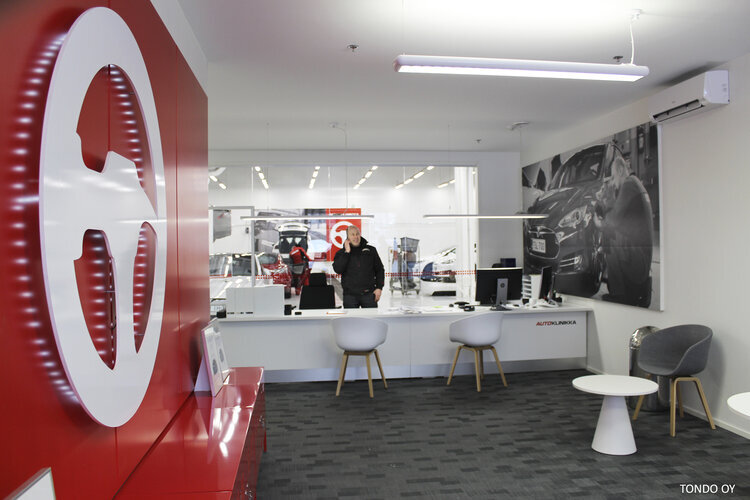 tondo_Autoklinikka+Tesla_korjaamo+Kaivoksela.jpeg