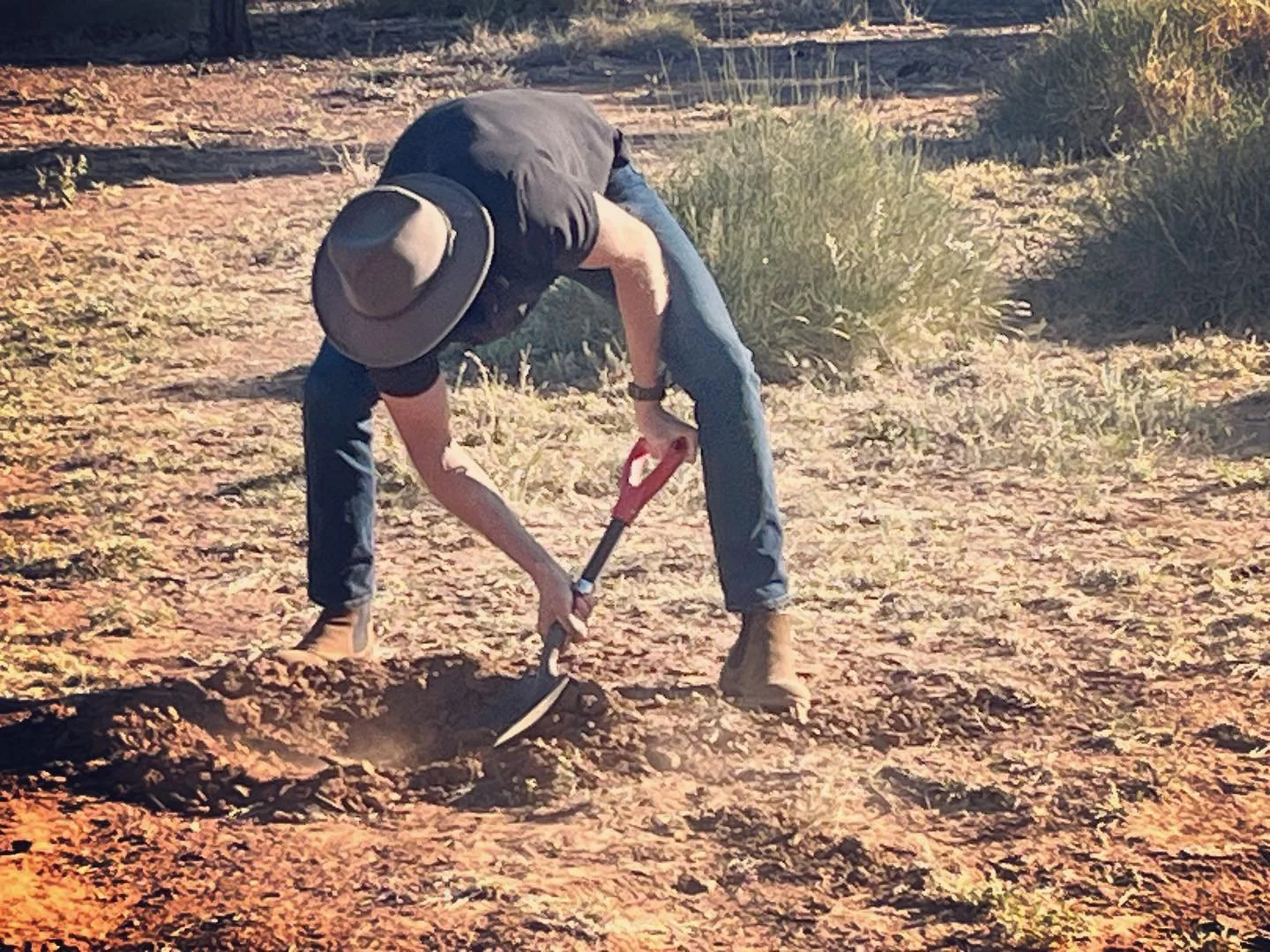 Sometimes you have to get your hands dirty to create a memorable video! Can&rsquo;t wait to see the shot 🔥🔥 #westernqueensland #mountisa #sticksandstonespr