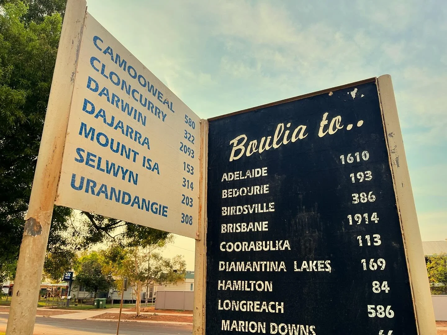 A long way to travel for work but promoting good health is worth the trip! Great to join NRL legend and Wellbeing Advocate Darius Boyd in Boulia in Queensland&rsquo;s #centralwest which is part of the @westernqldphn patch ☀️ ☀️ ☀️ 

#travelforwork #h