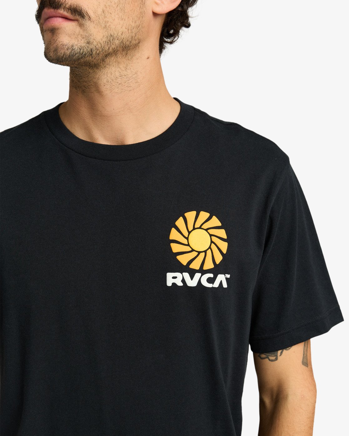 evyzt00249_rvca_sun phase_t-shirt_3.jpg