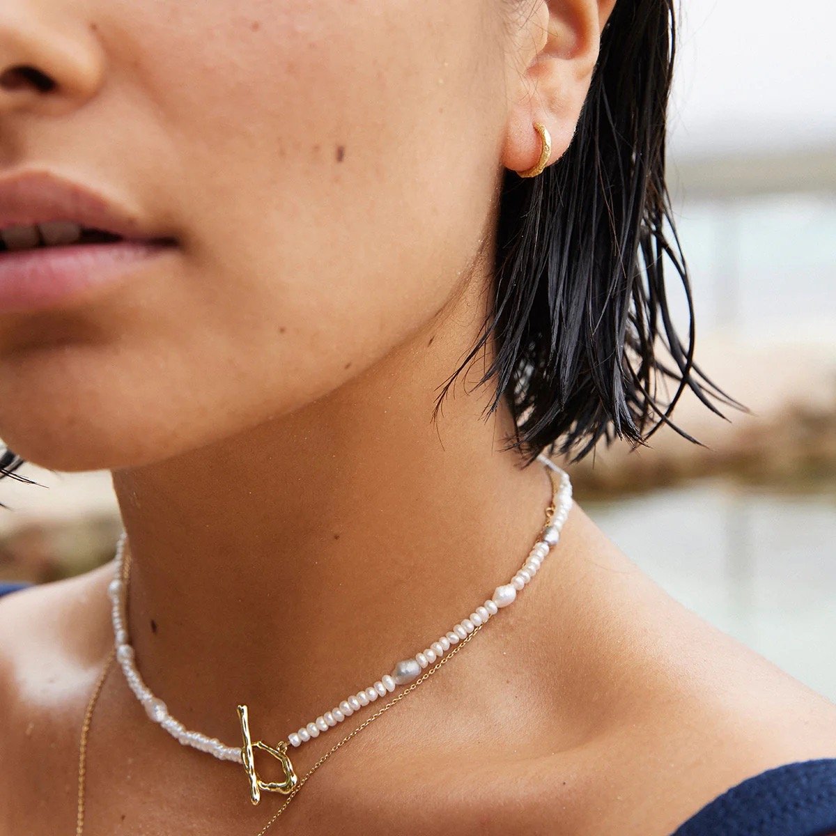 C026_LIFESTYLE__OIA_CHOKER_1copieV3_476d292a-82fb-4012-9c4a-dd1605ab7063 Large.jpeg