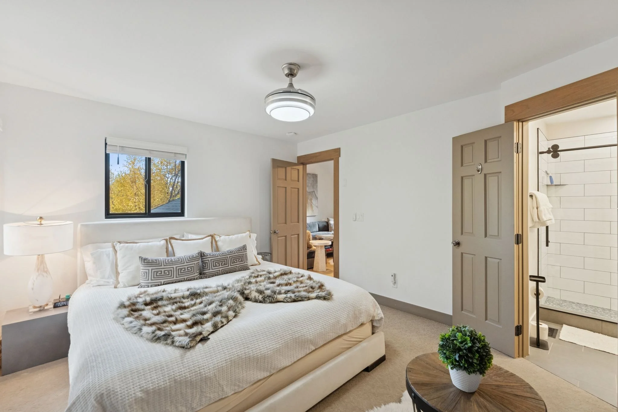 Primary Bedroom, King Bed, En-suite Full Bathroom, Custom Closets with Plenty of Storage. Mattress Replaced 2025.