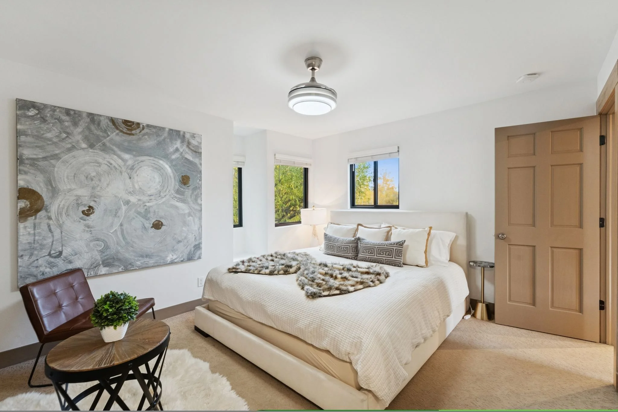 Primary Bedroom, King Bed, En-suite Full Bathroom, Custom Closets with Plenty of Storage. Mattress Replaced 2025