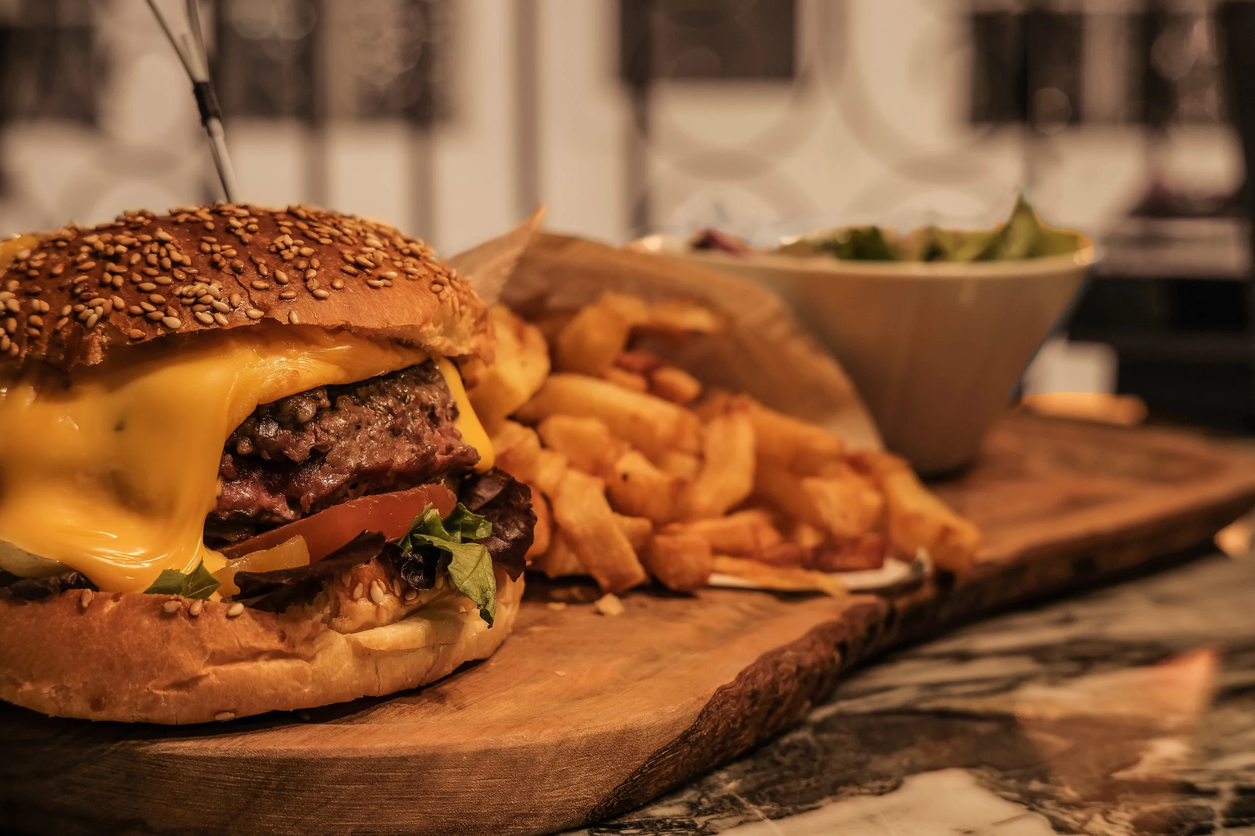 la cantine 18 burger.jpg