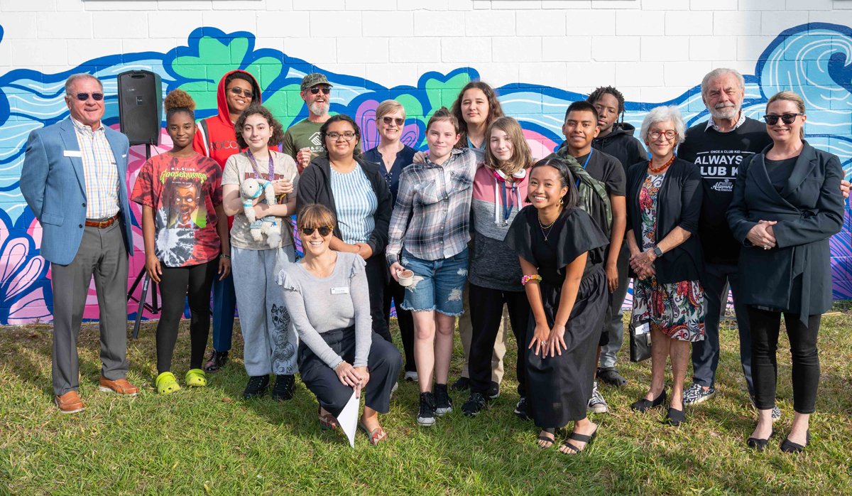  Artists from the Boys &amp; Girls Club of Manatee with muralist Annie Dong, and special guests and staff 