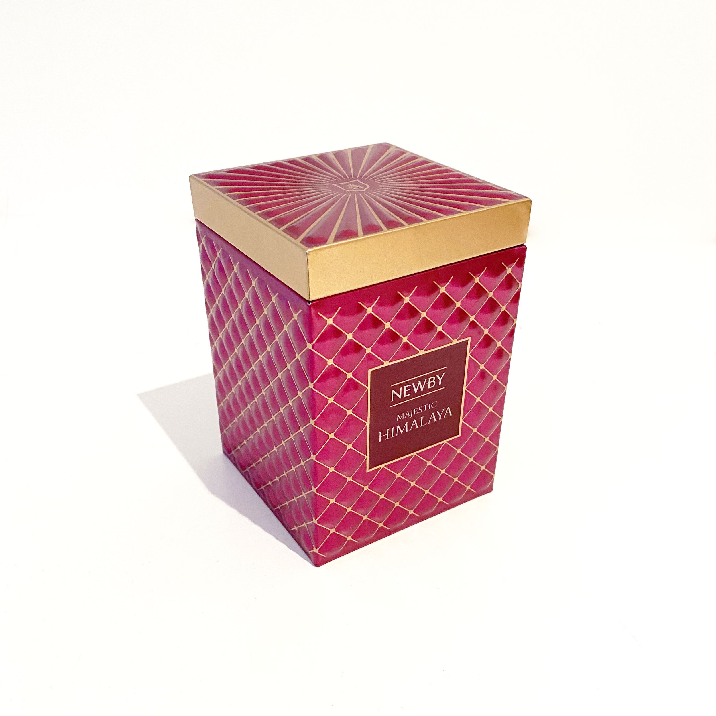 Quilt-effect textured metal tea caddies designed for Newby Teas Gourmet product range, sold at Harrods and Harvey Nichols. Awarded a Bronze in the Luxury, Gourmet Food category of the Pentawards for creative packaging design.