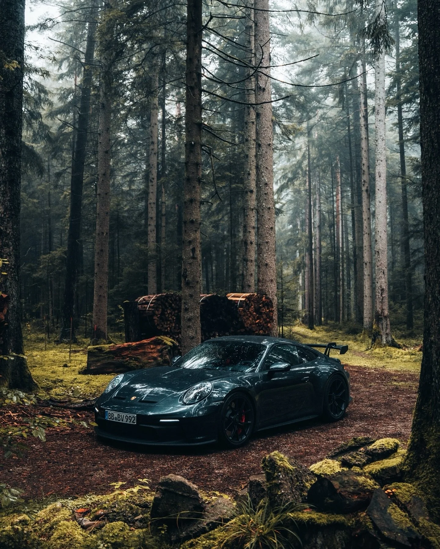 Black Forest + GT3 = 🫶 @benjaminvaleh 

Ft. @stefan.merkle 

______________________________

#supercarsdaily #porscheclub #992gt3 #gt3 #blackforest 
#supercarclub #supercarsownersclub