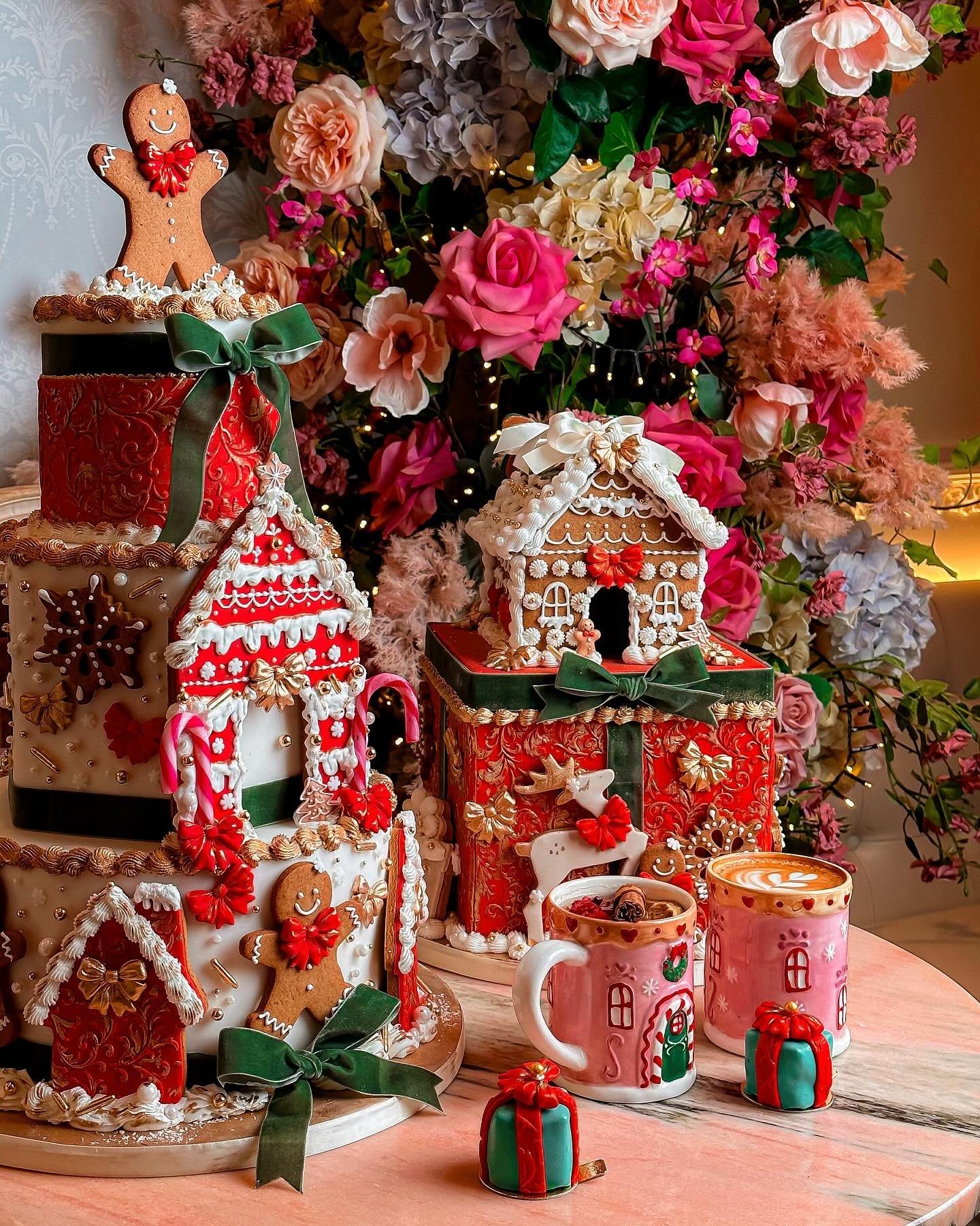 How magical are these Christmas details? If there is one thing we promise - no one does Christmas like us at Fait Maison! ❄️🎄✨🎁

For all festive dining this December visit our website or walk in at your convenience. 💌

#faitmaison #faitmaisonlondo