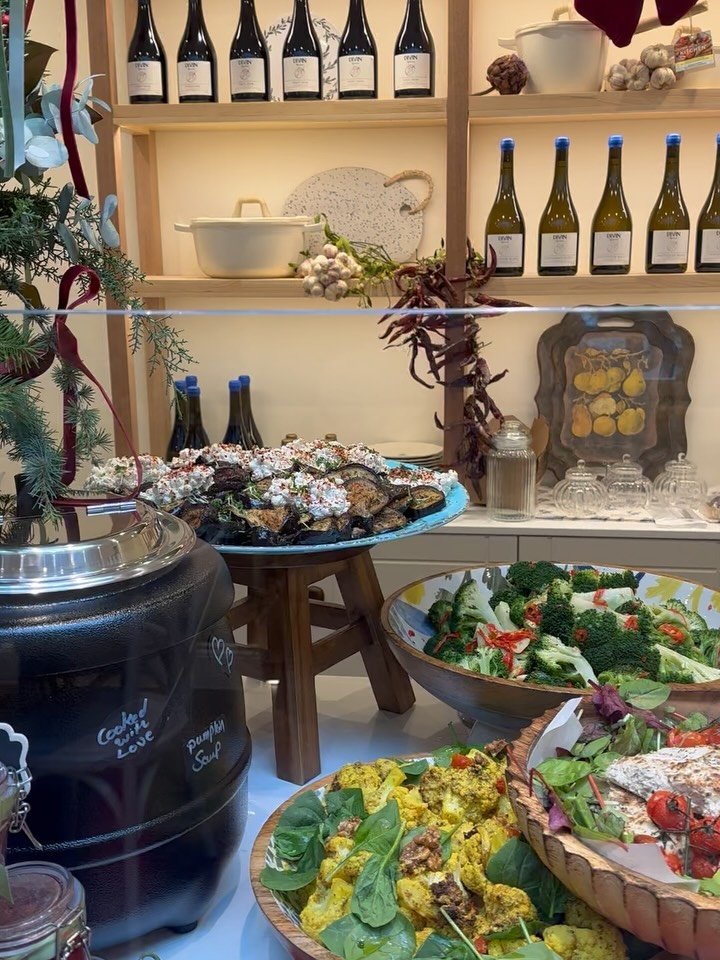 Beautiful salads from our deli at Petit D&eacute;jeuner 💚🌿🫛
Our selection changes daily, so there&rsquo;s always something new to love.

#petitdejeuner #faitmaison #londonrestaurant #omwaleed #londoncity