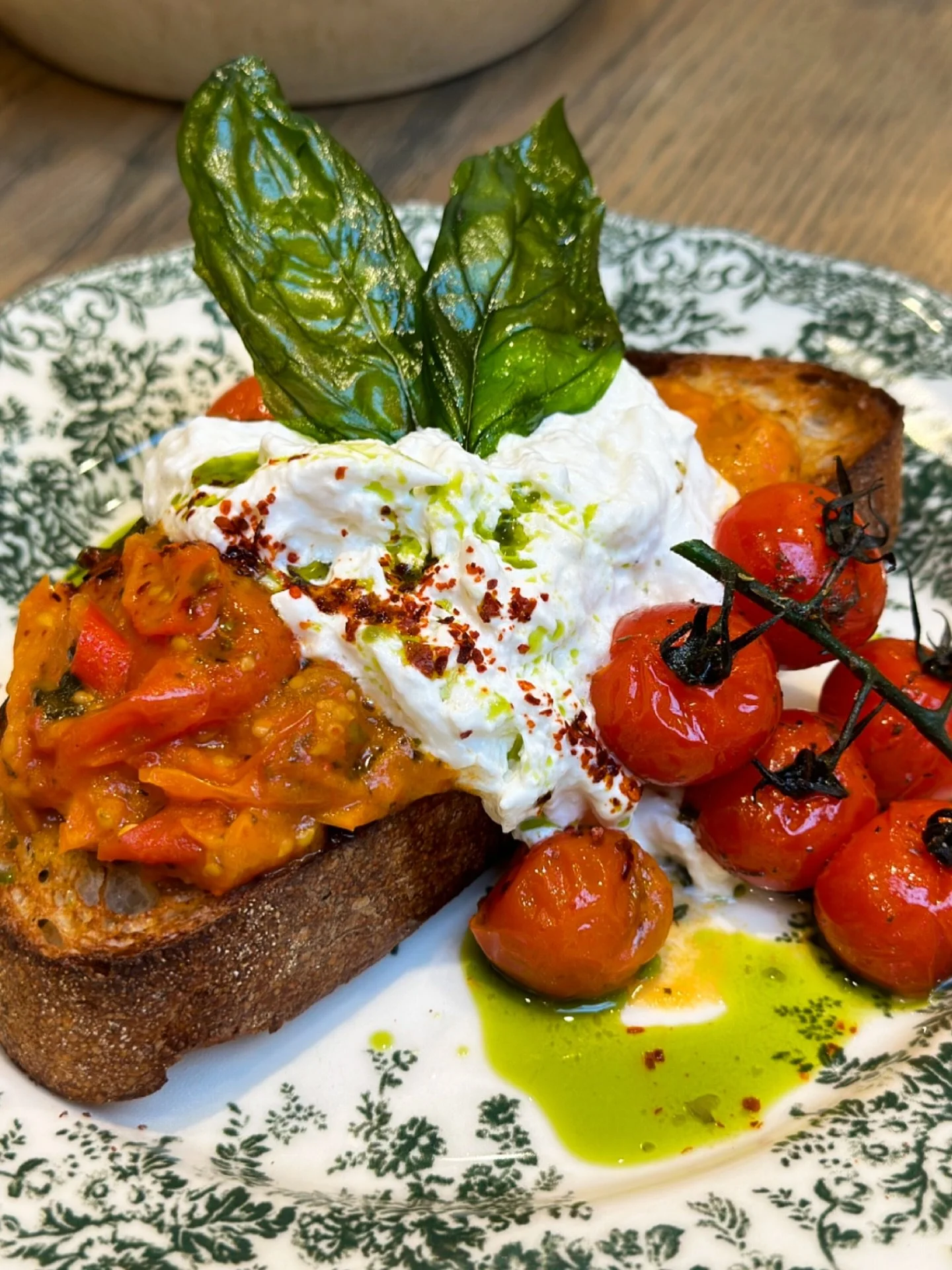 Sundays are for brunching at Petit D&eacute;jeuner with our amazing new selection = &lsquo;everything on sourdough&rsquo;. ❤️🍴🥖

#sourdough #faitmaison #brunch #breakfast #londonrestaurant