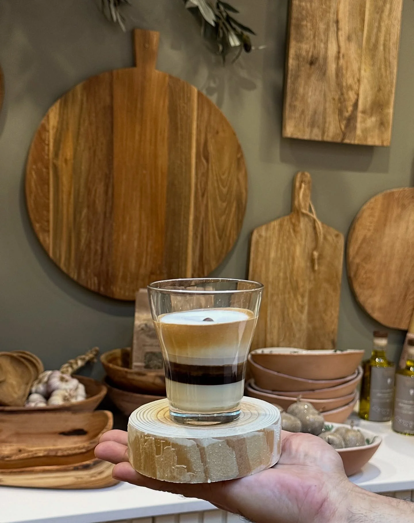 Caf&eacute; Bon Bon ✨🎀 Condensed milk, espresso and creamy milk foam. A heavenly cup of coffee to start your mornings in Kensington! 

#coffee #bonbon #faitmaison #petitdejeuner #londonrestaurant