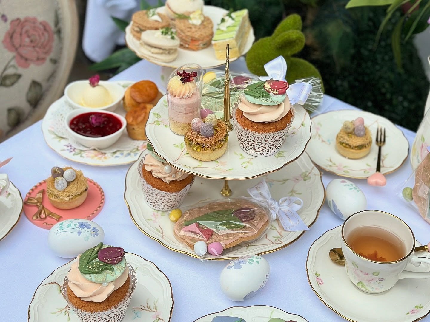 Dreaming of our Easter Afternoon Teas. The perfect way to enjoy these long afternoons in Mayfair. ✨☀️🧁

Book your afternoon teas on our website or gift an experience to a loved one with our vouchers. 💌

#faitmaison #faitmaisonlondon #afternoontea #