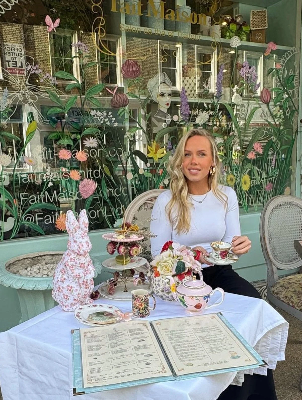 Easter afternoon teas ✨🫖🍰 blossoming with our favourite spring cakes, sandwiches, scones and teas. 

#spring #terrace #faitmaison #londonrestaurant #afternoontea