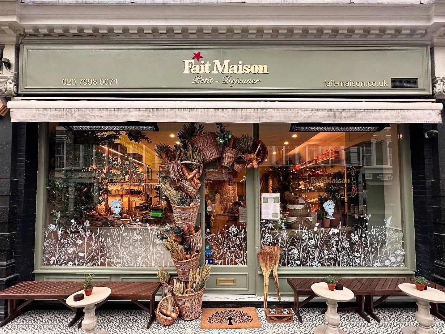 Our beautiful new Petit D&eacute;jeuner at 50 Gloucester Road ✨🫖 Our signature specialty coffee, freshly baked bread, Om Waleed&rsquo;s delicious breakfast and daily made pastries  and tarts are the perfect way to start your day! ✨💌🥐

#omwaleed #f