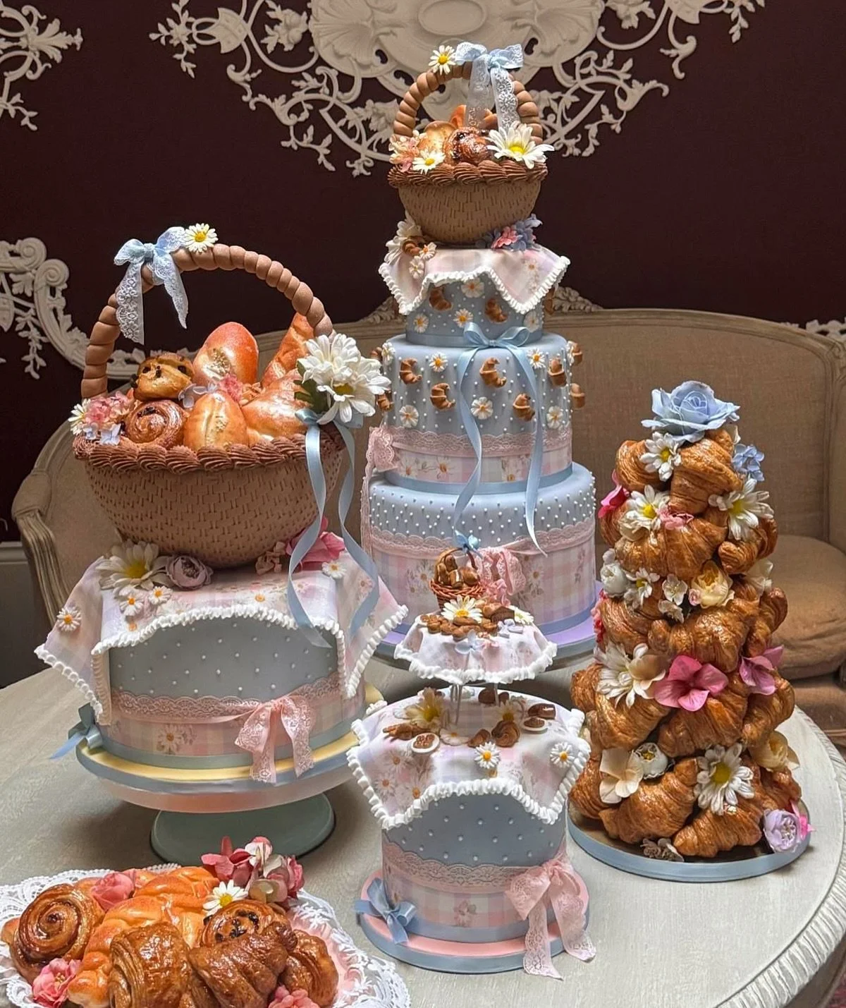 A sneak peak at Om Waleed&rsquo;s newest Spring Cake Collection 🌸🥐✨

#pastry #faitmaison #omwaleed #cake #cakeartist