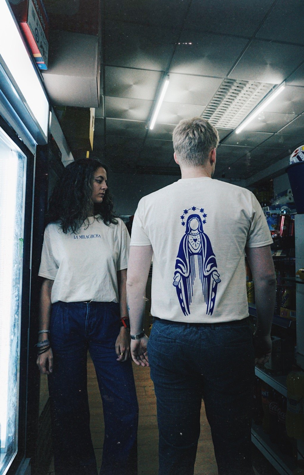 CAMISETA LA MILAGROSA BLANCA/AZUL