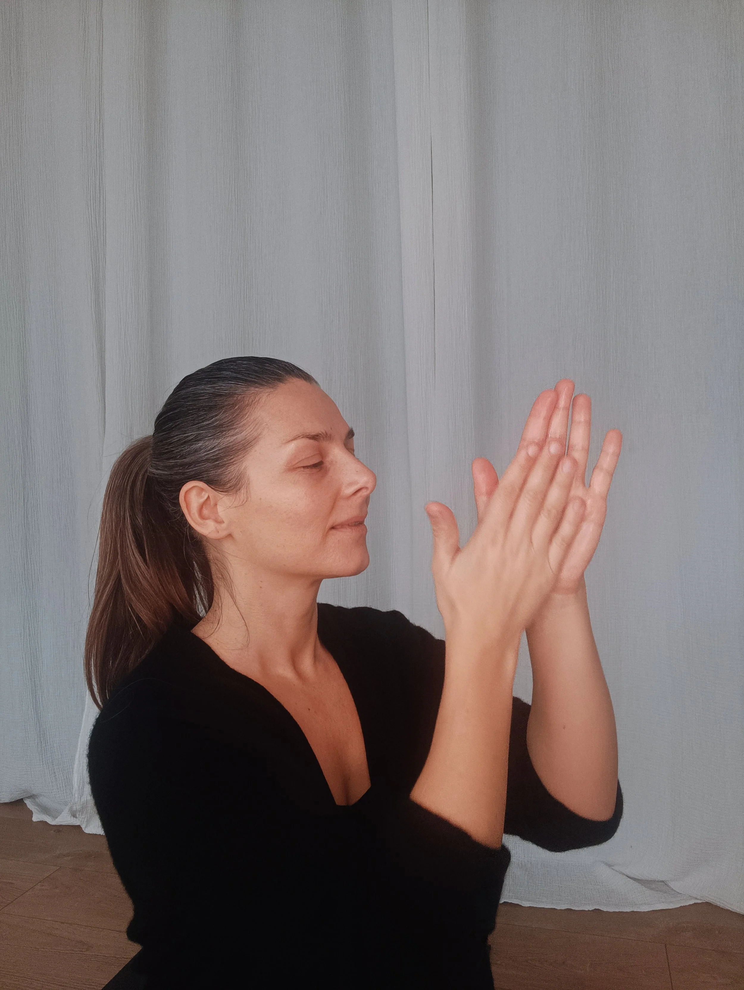 Retour au corps à soi par le toucher, se créer son espace avant de s'élancer dans cette nouvelle anée