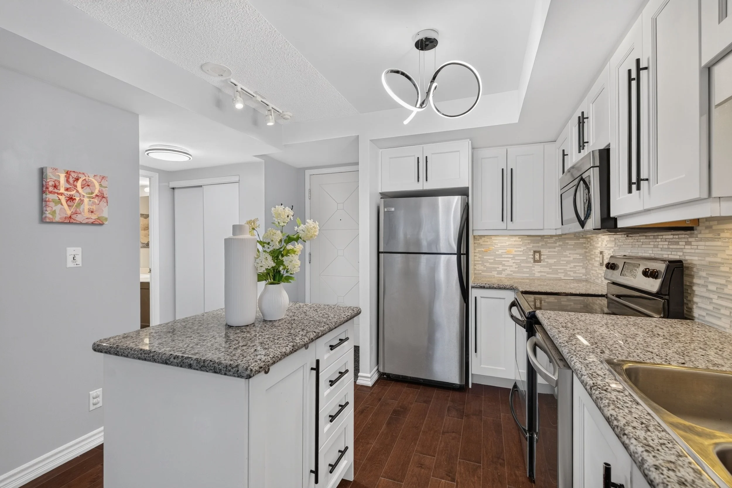 Frameless - 1203 18 Harding Blvd - 011.jpg