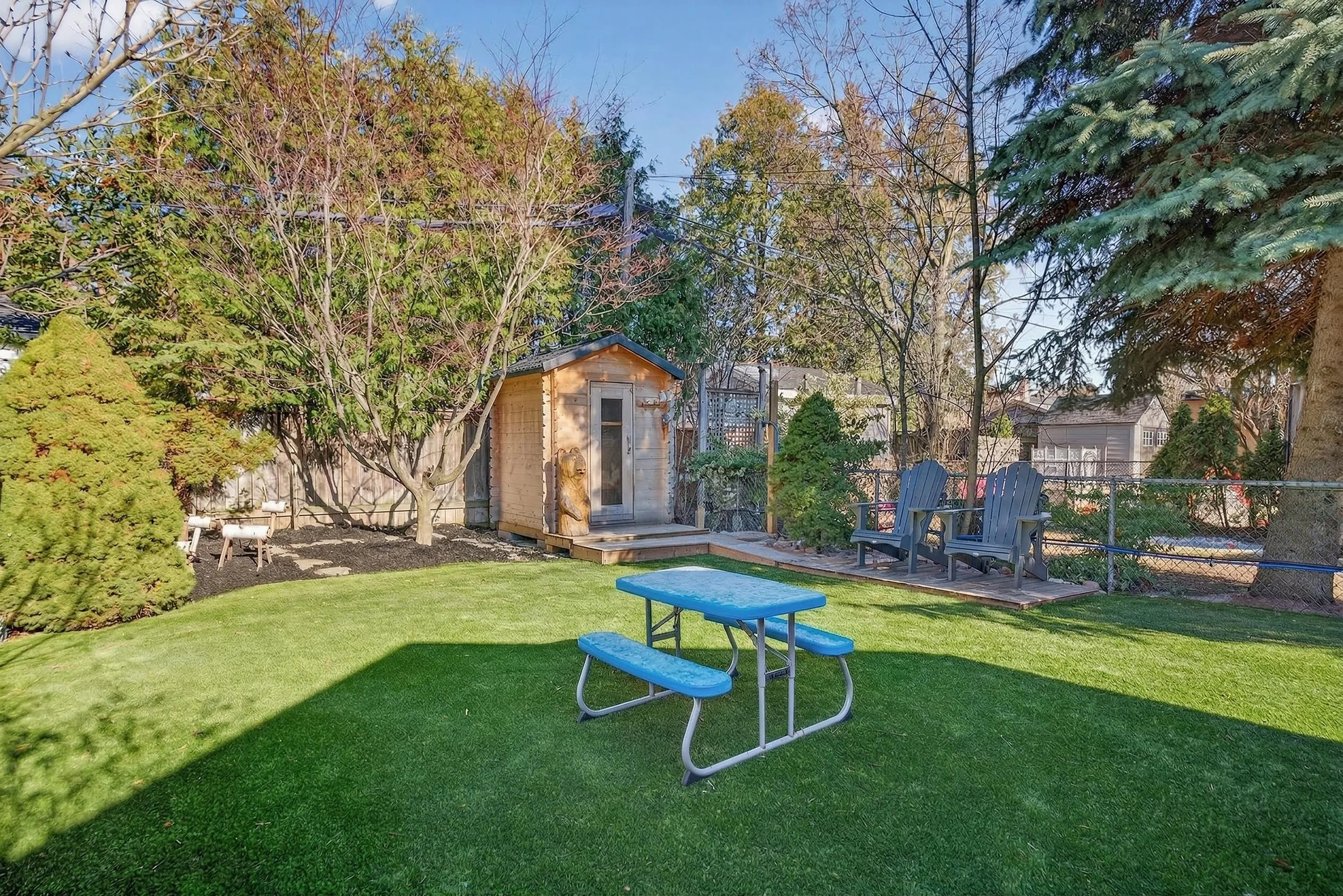 Frameless - 505 Sutherland -049.jpg