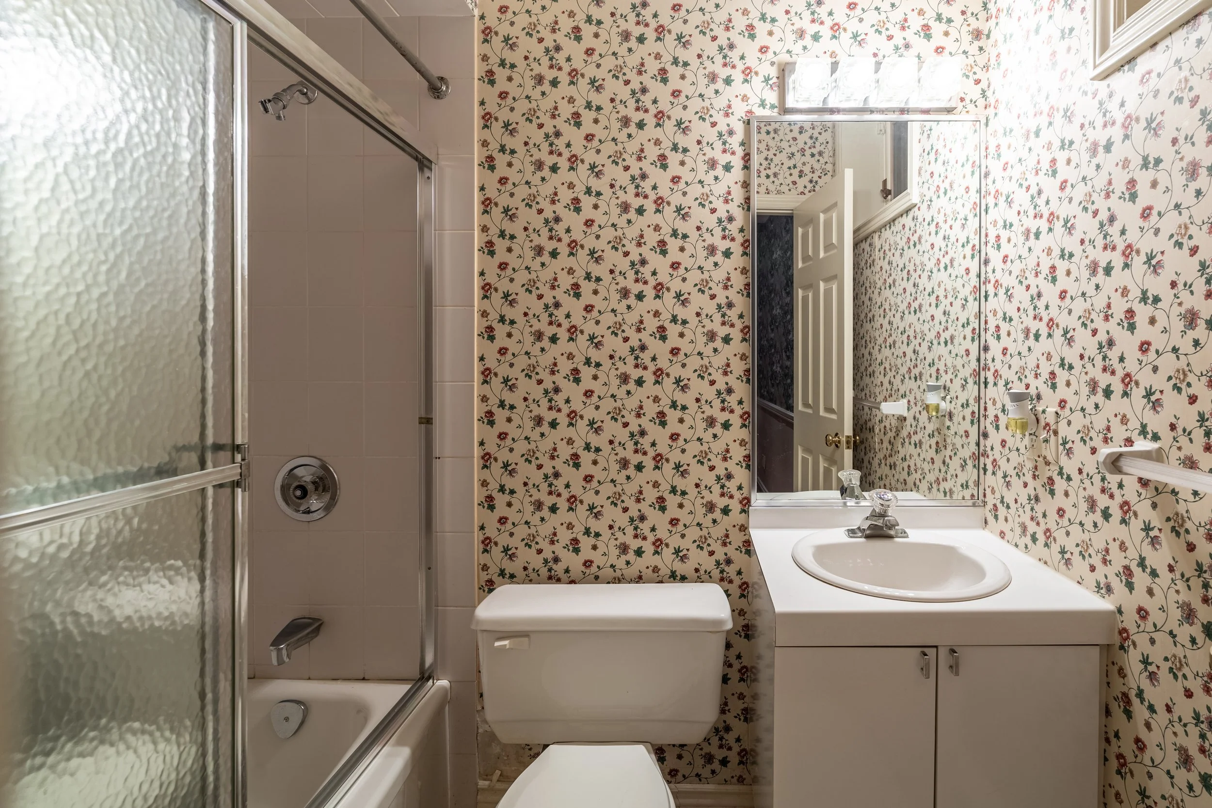 Frameless - 15 Daffodil Ave - 2 -087.jpg