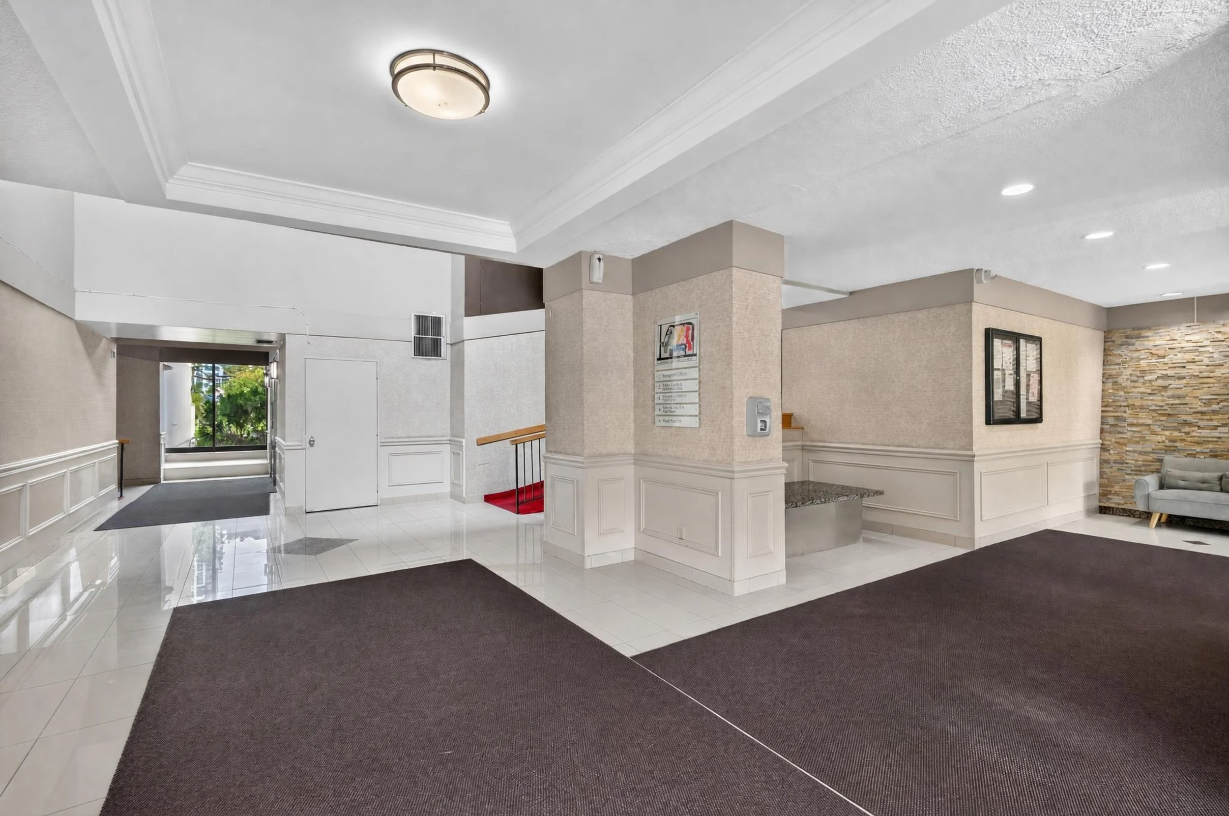 Frameless - 362 The East Mall - 008.jpg