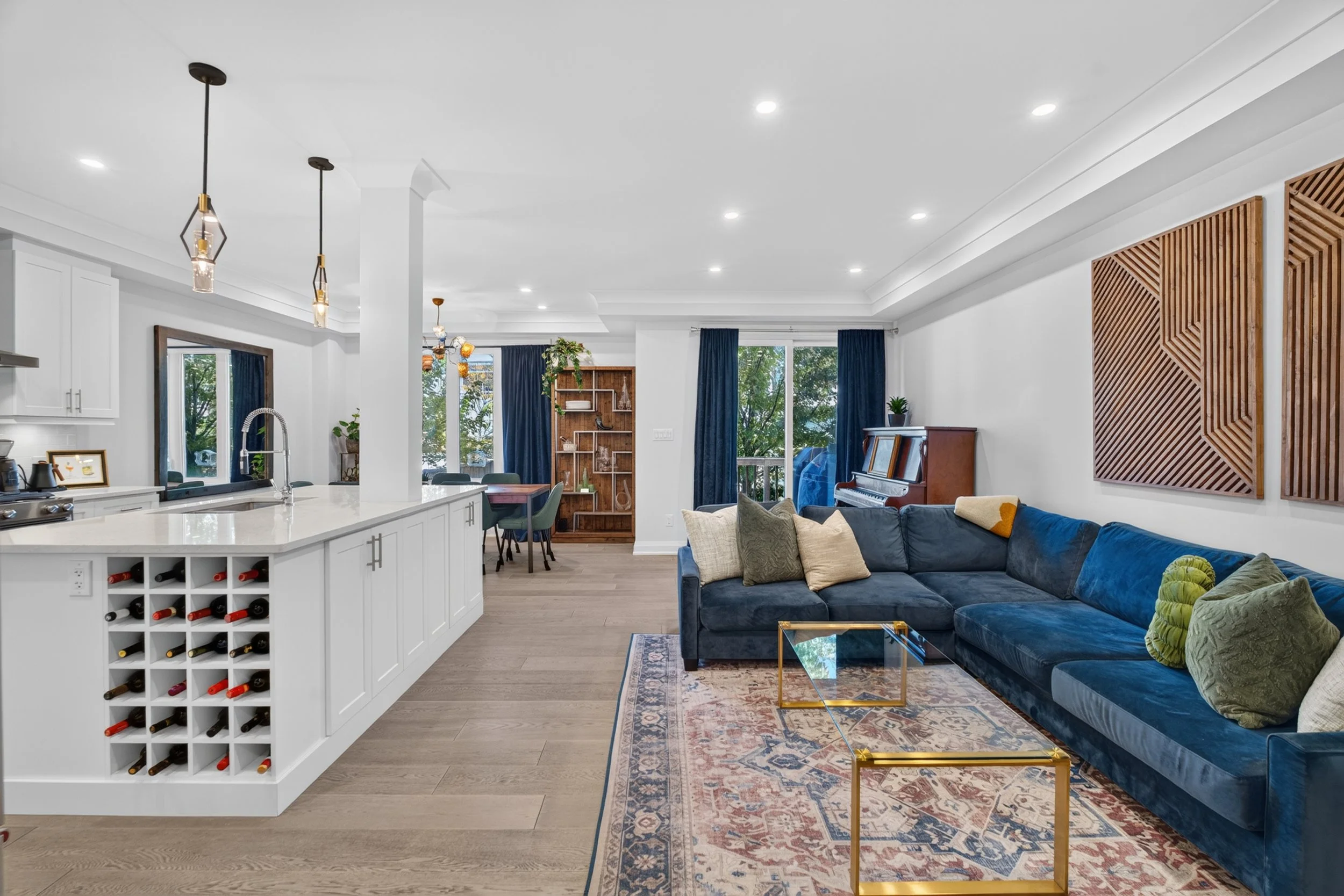 Frameless - 40 Lowther Ave - 010.jpg