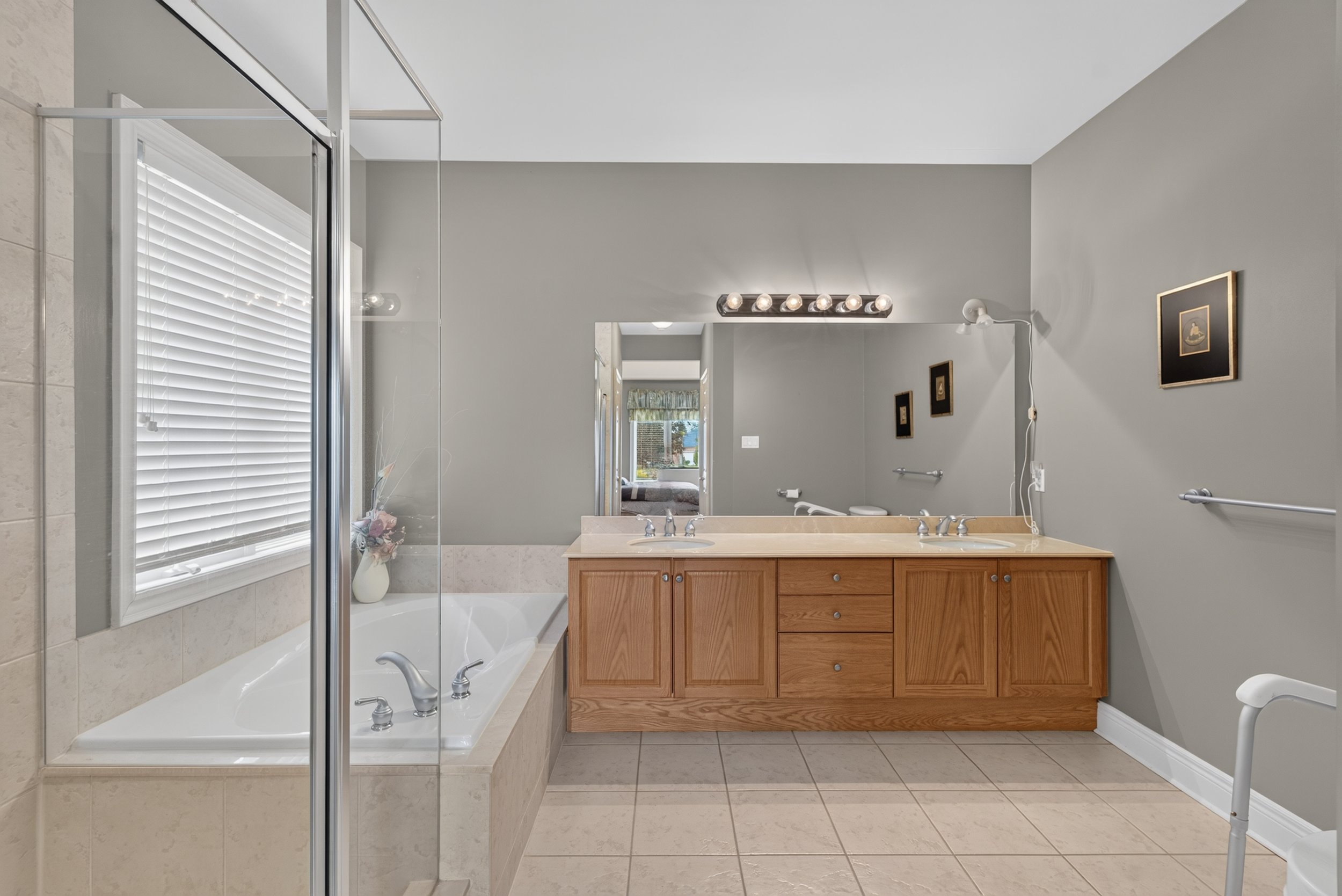 Frameless - 76 McDermott Trail - 030.jpg
