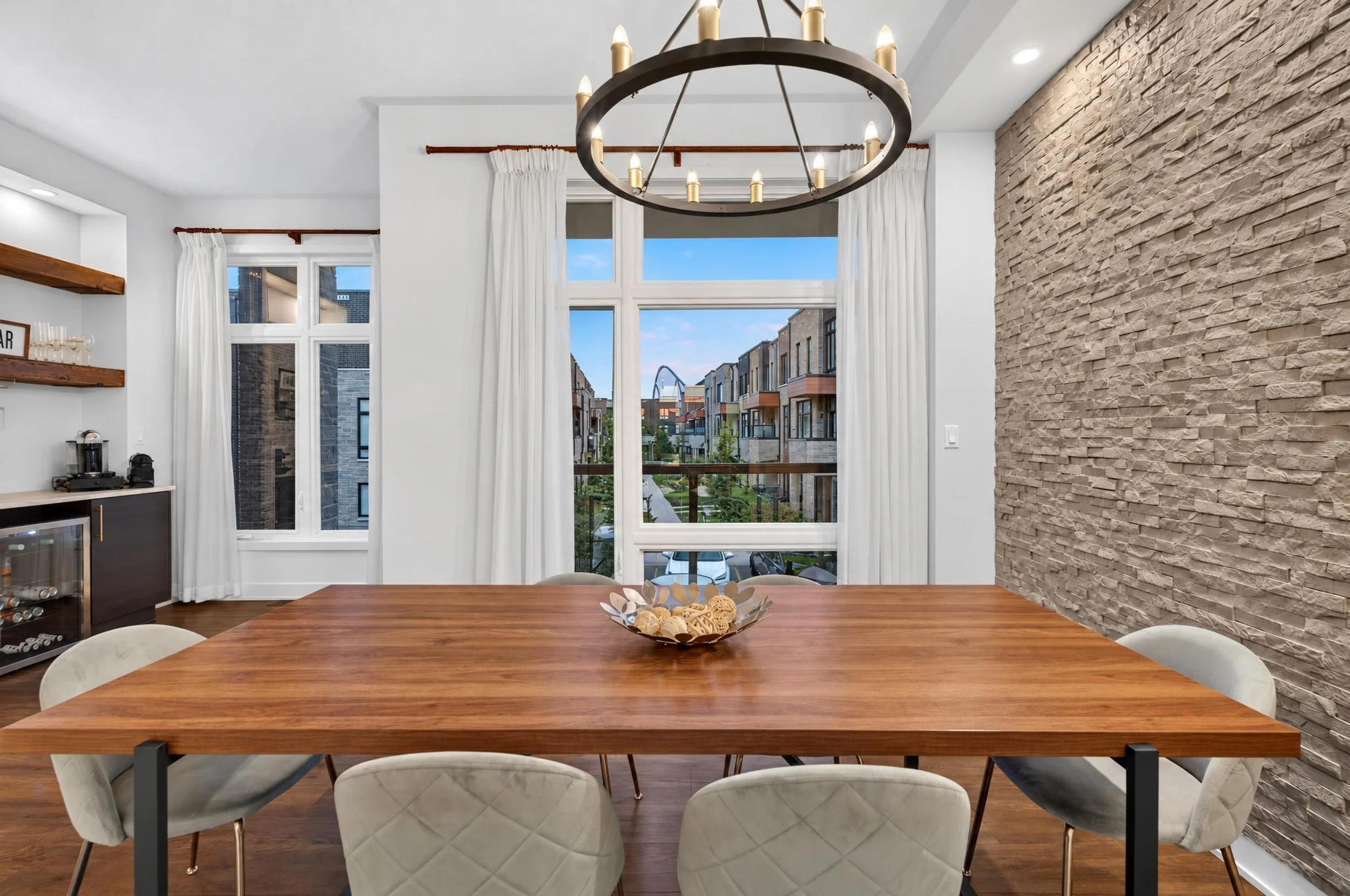 Frameless - 62 Pageant Ave - 015.jpg