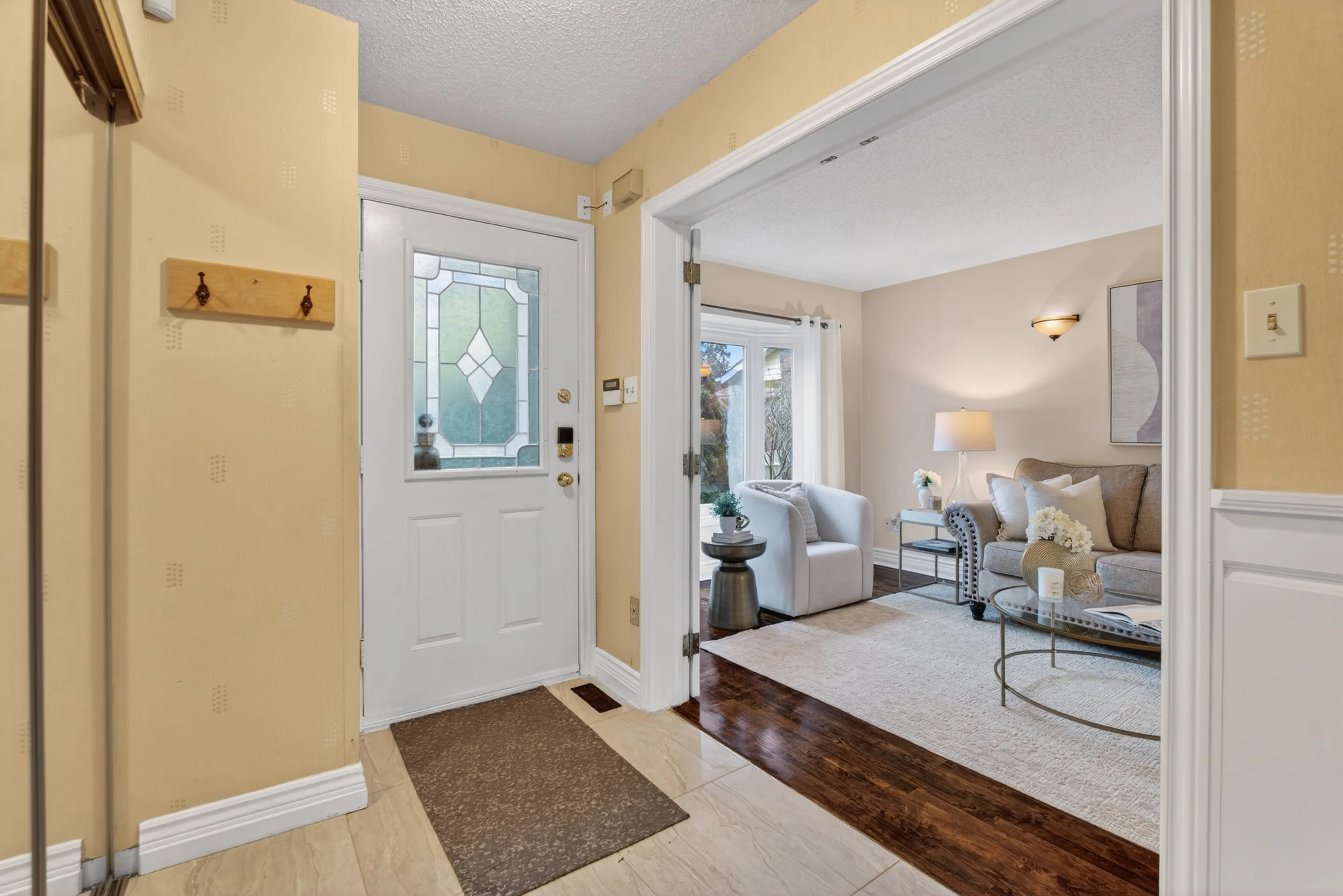 Frameless - 12 Patterson Cres - 009.jpg