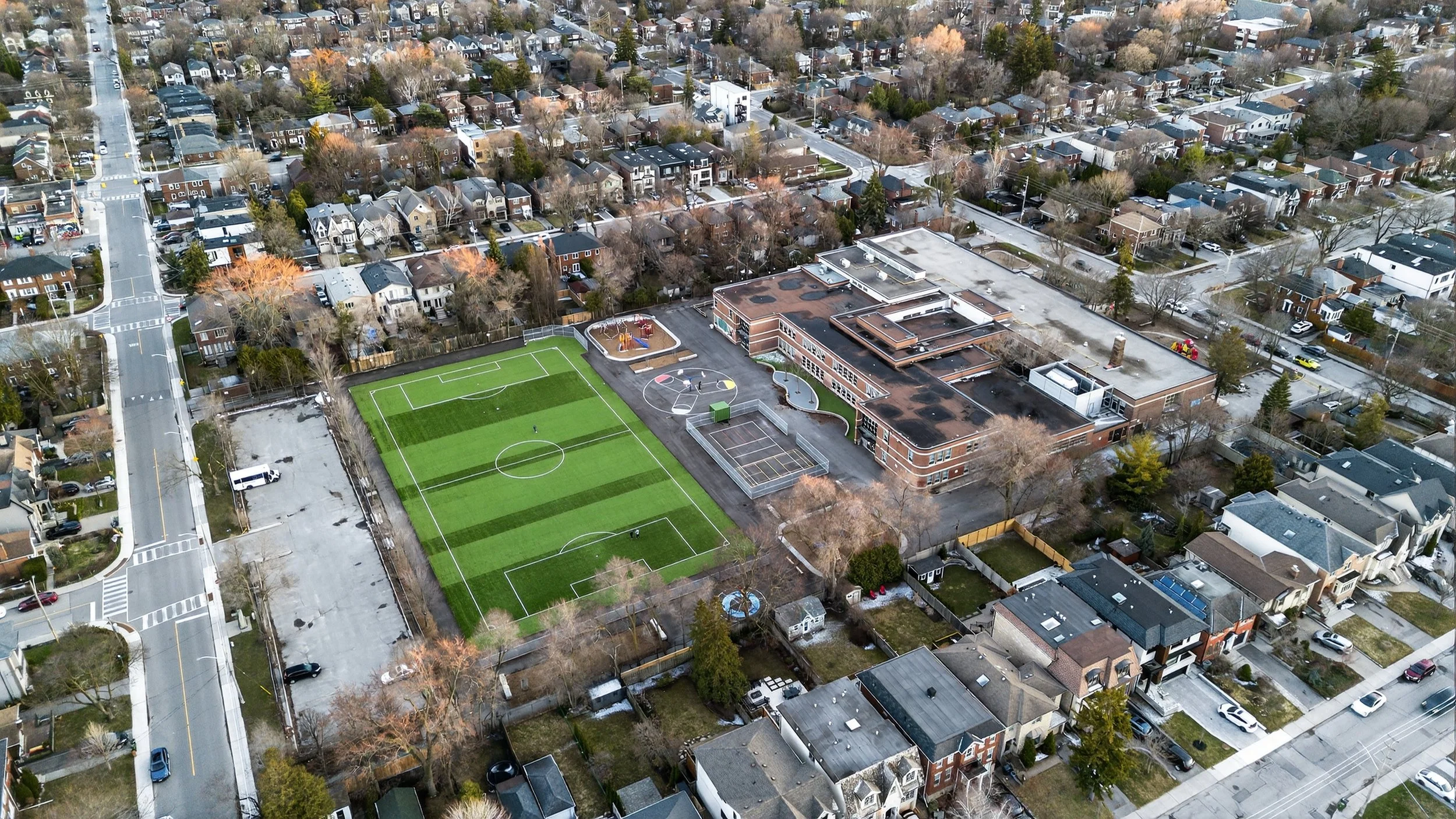 Frameless - 505 Sutherland -067.jpg