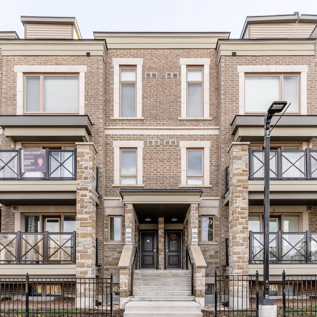 Stacked Townhome Unit w/ Rooftop Terrace

🔸
Frameless.ca
🔸
🔹📷 Photo
🔹🎥 Video
🔹🖱️Design

#frameless #realestatephotography #commercialphotography #realestate #photography #videography #realeastatevideo #realtor #torontorealestate #homesforsale