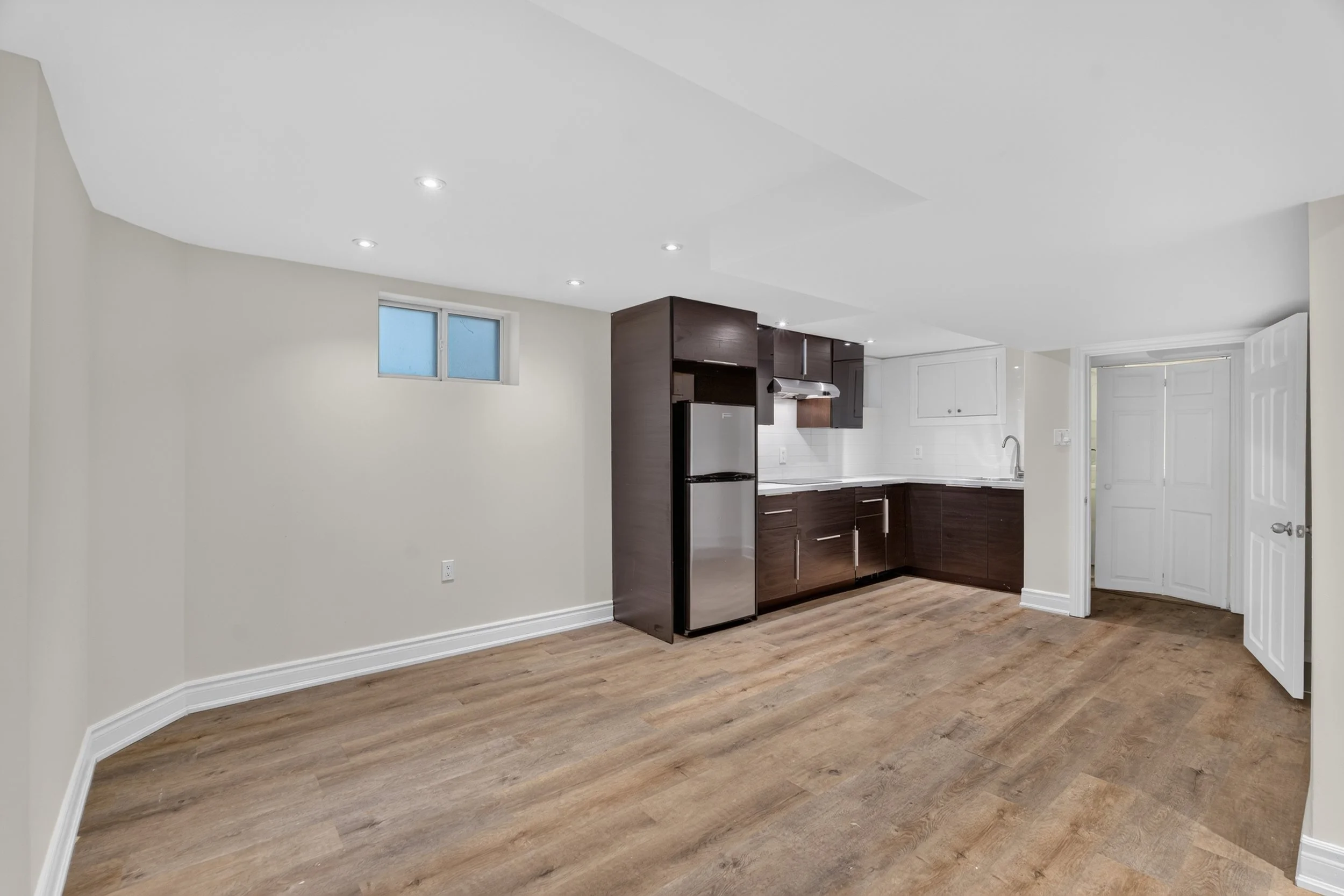 Frameless - 693 Greenwood Ave - 043.jpg